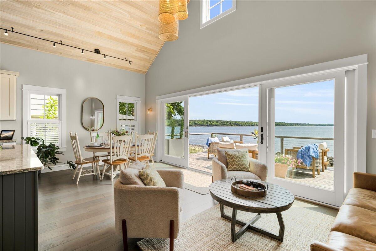 48 Ocean Street Property Photo 5