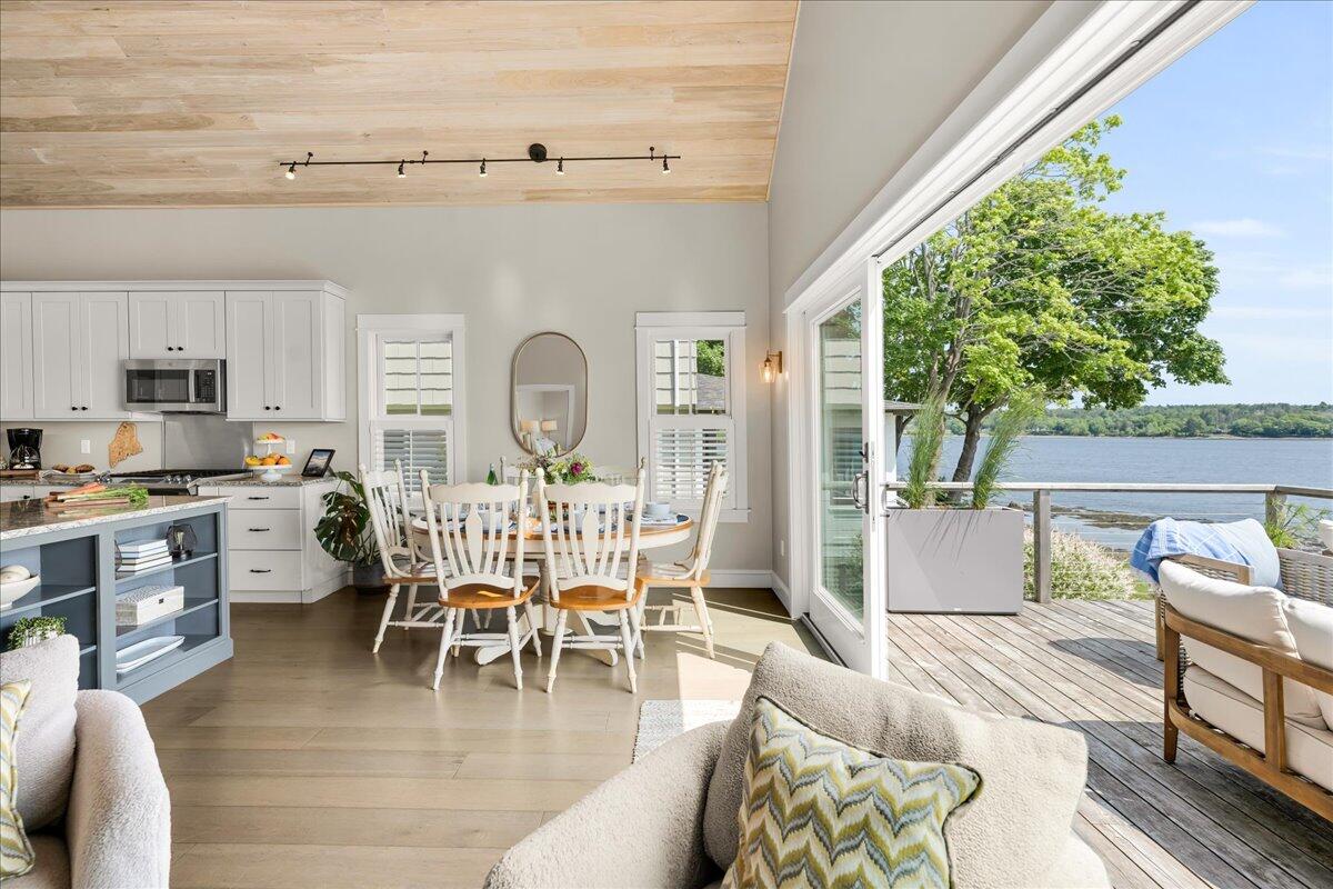 48 Ocean Street Property Photo 6