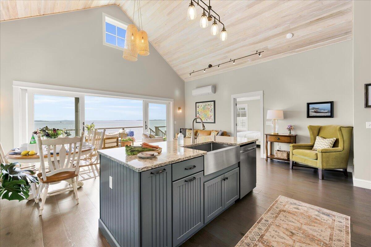 48 Ocean Street Property Photo 14