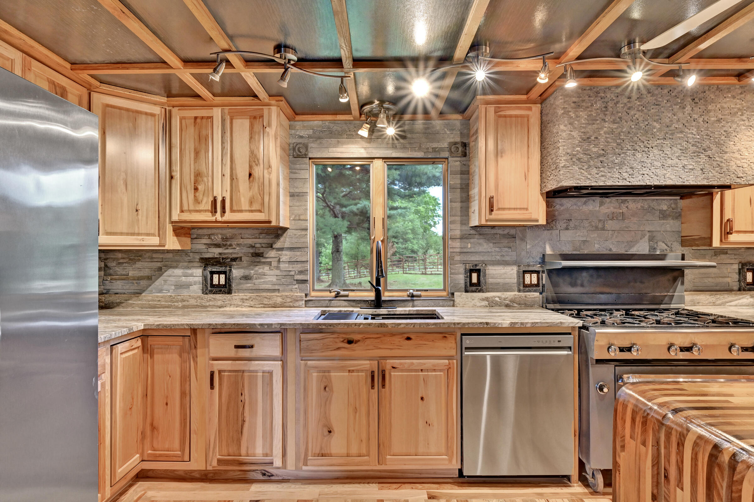 152 Couillard Road Property Photo 11