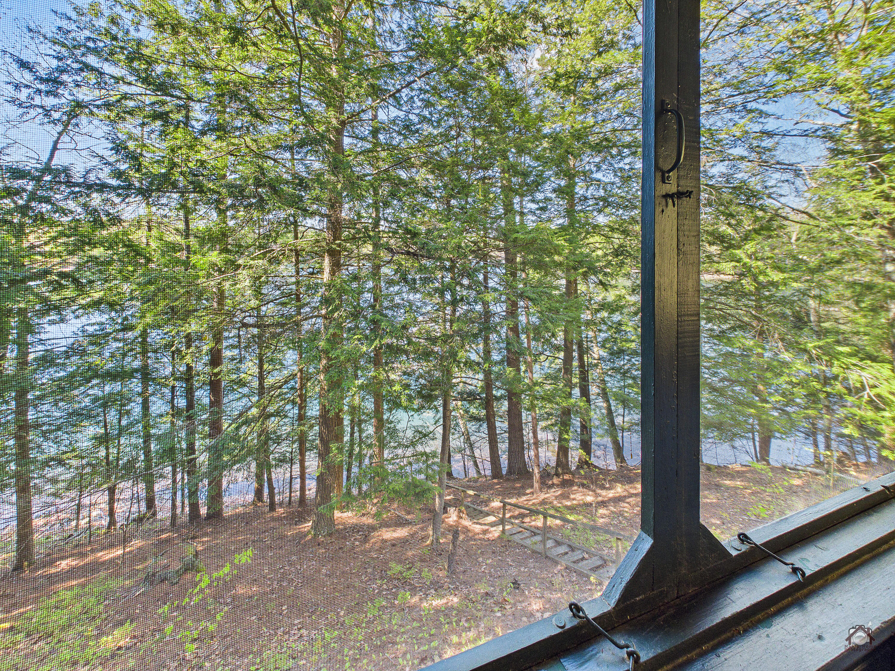 587 Scenic Drive E Property Photo 4