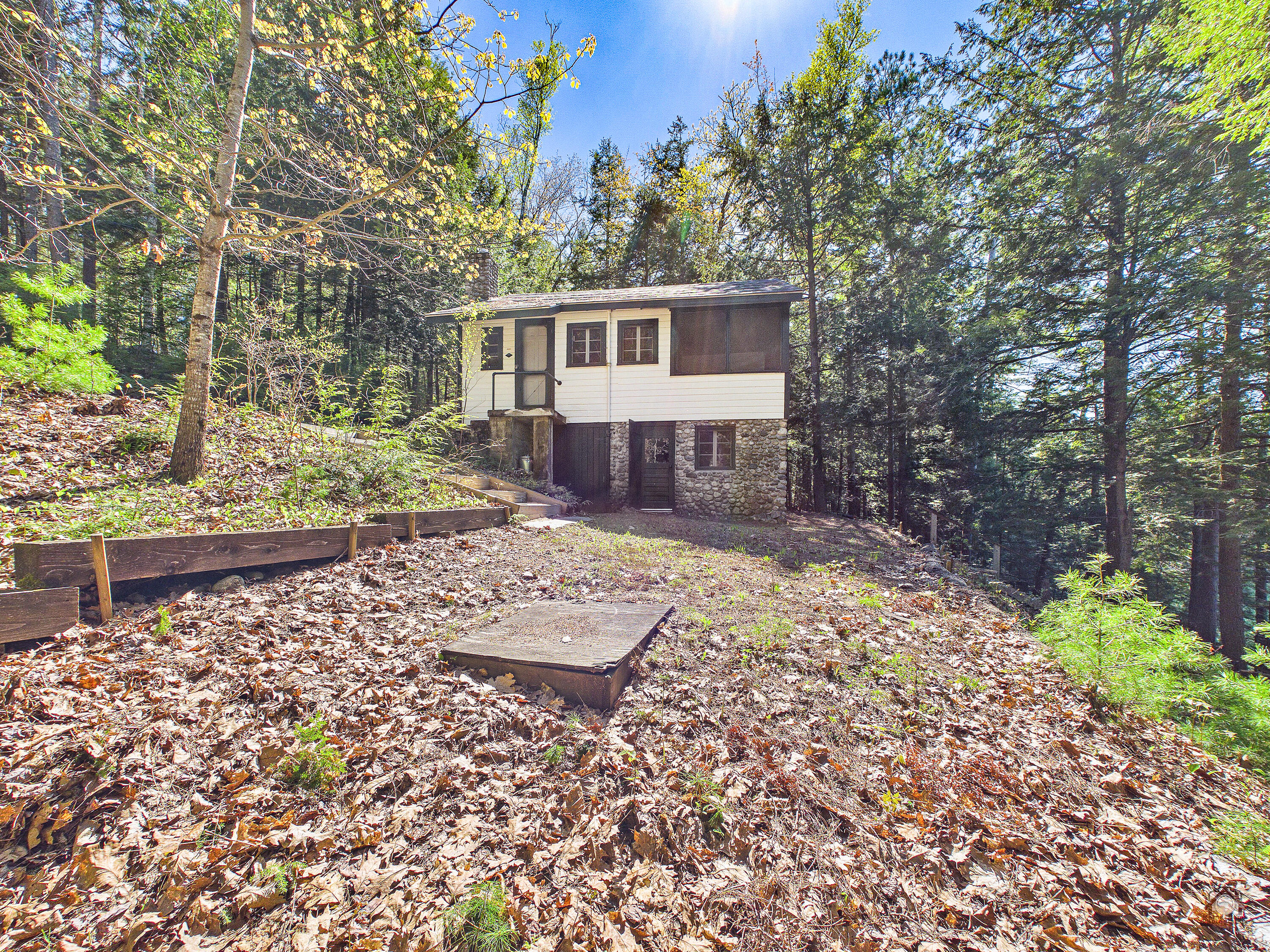 587 Scenic Drive E Property Photo 9