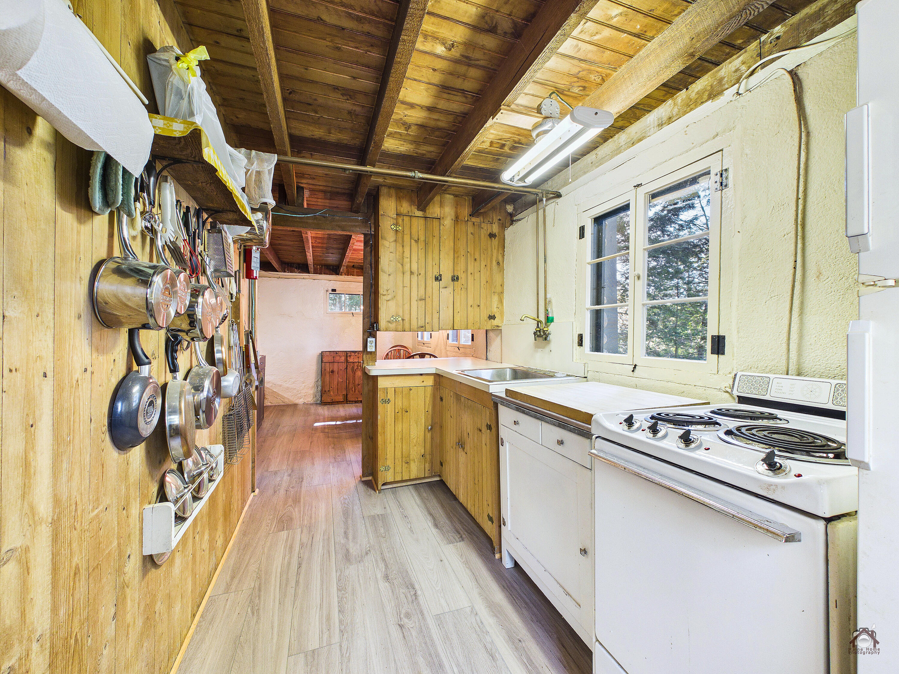 587 Scenic Drive E Property Photo 16
