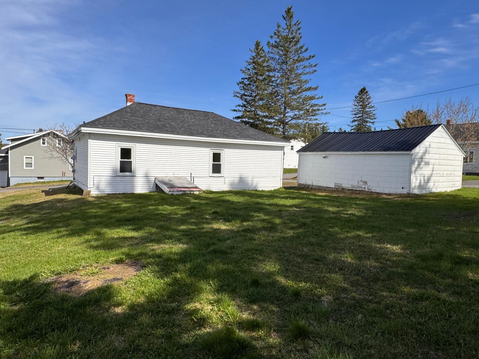 23 Pleasant Street Property Photo 9