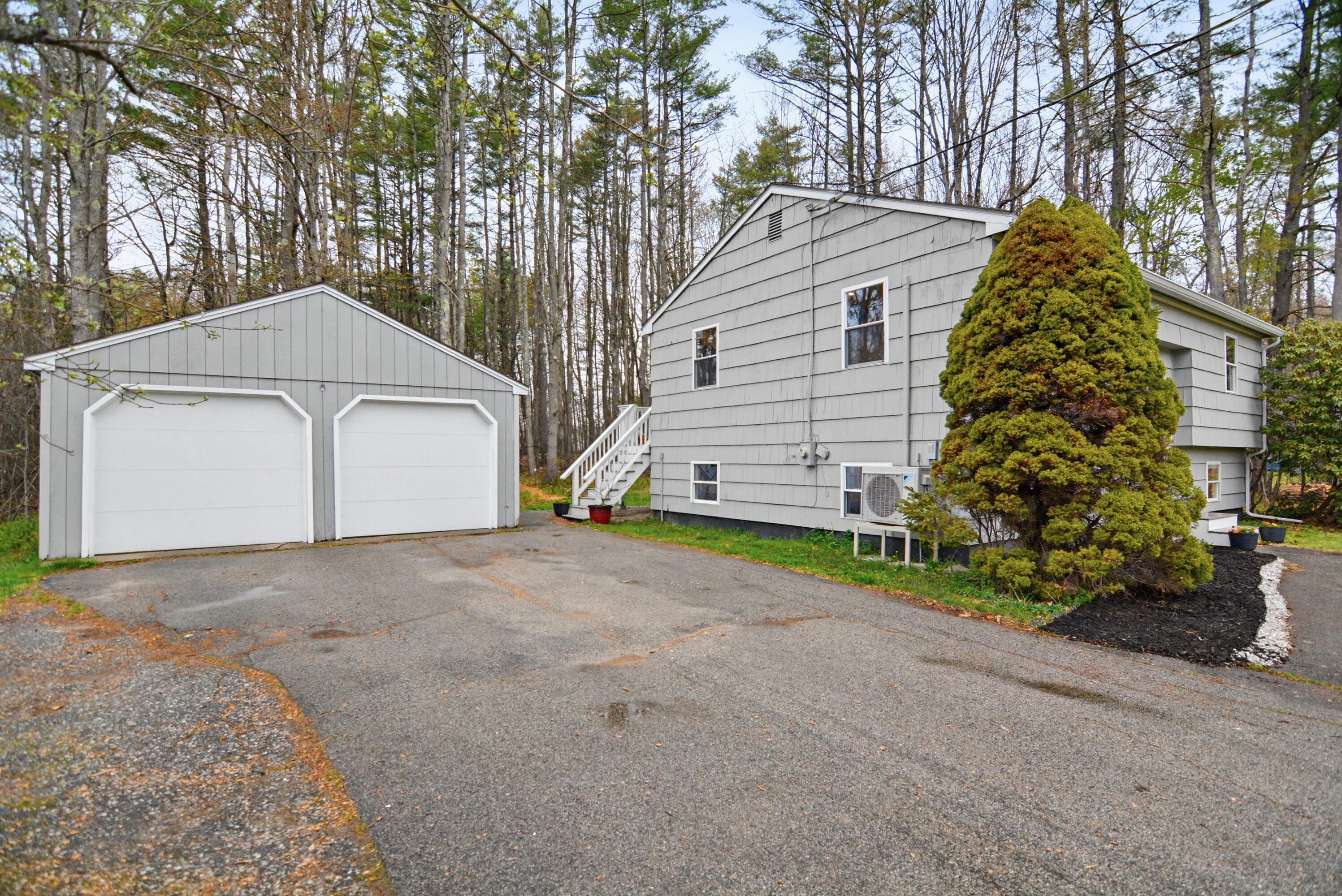 73 Autumn Lane Property Photo 4