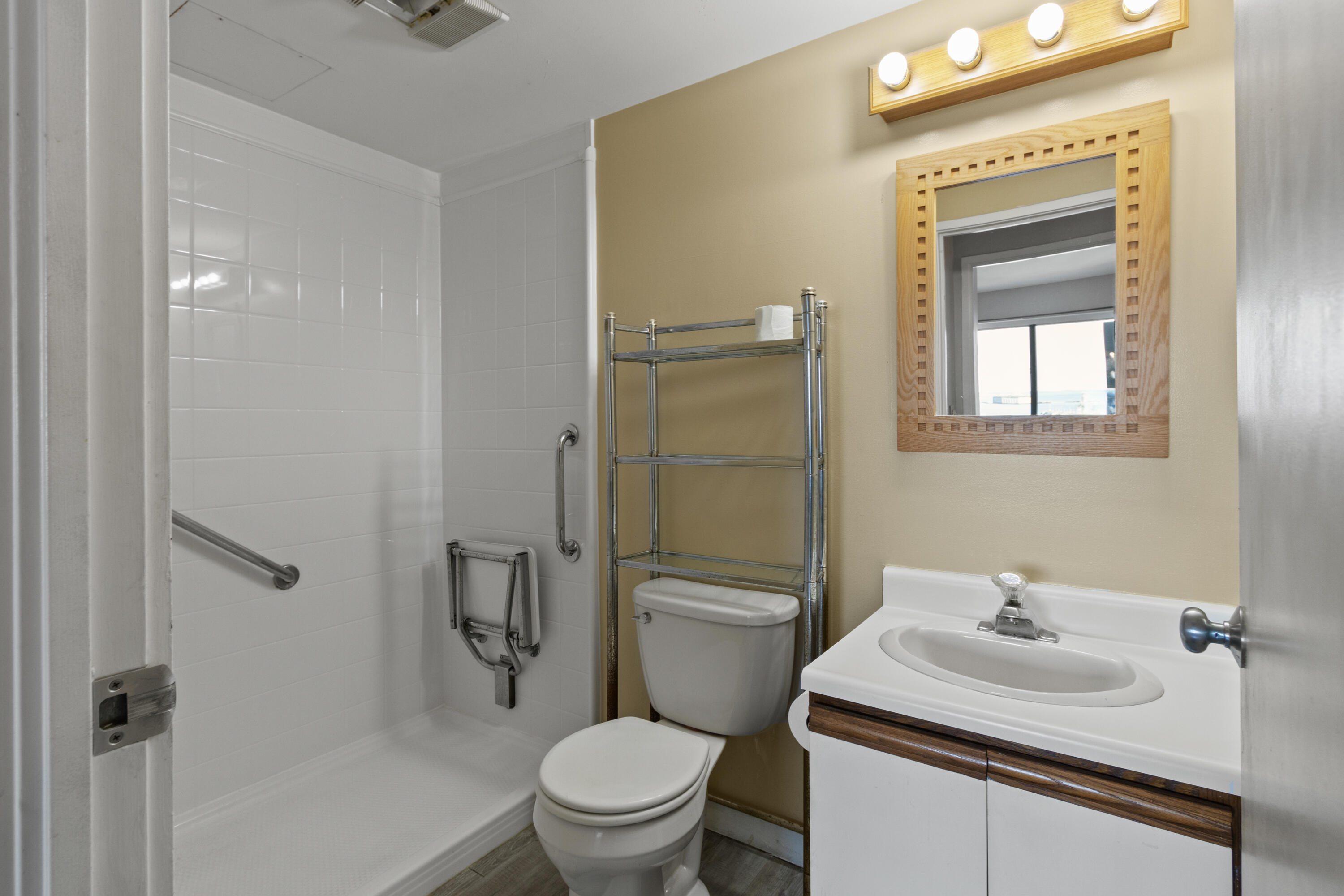 148 Breakwater Drive 807 Property Photo 47
