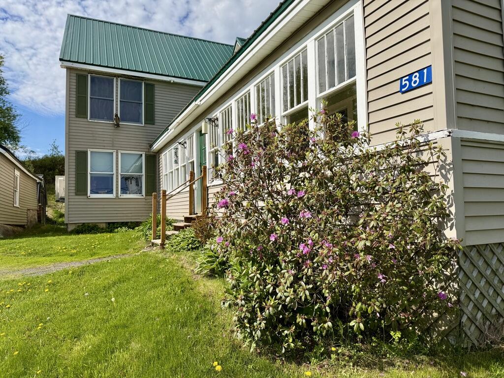 581 Robinson Road Property Photo 3