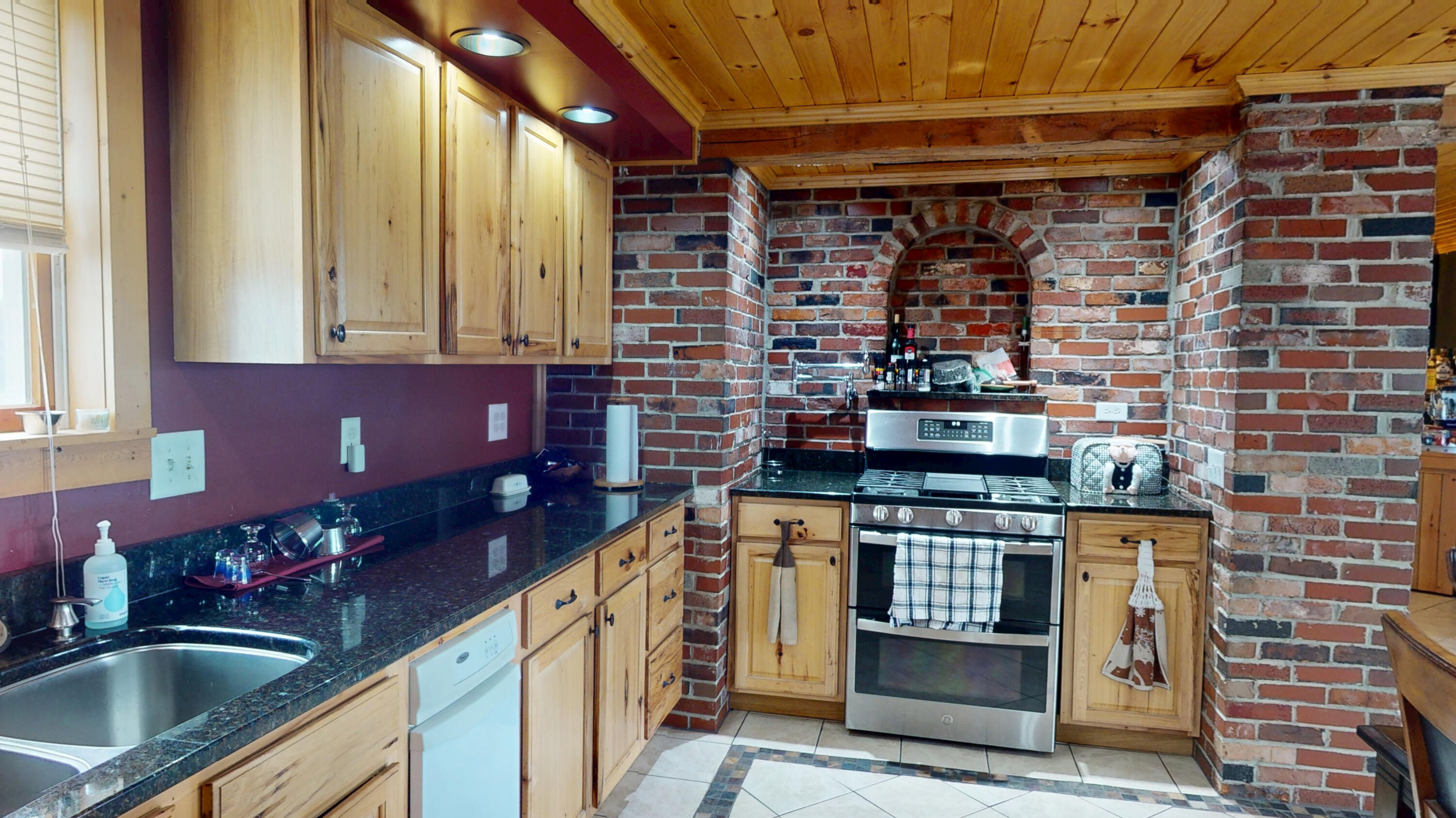 581 Robinson Road Property Photo 10