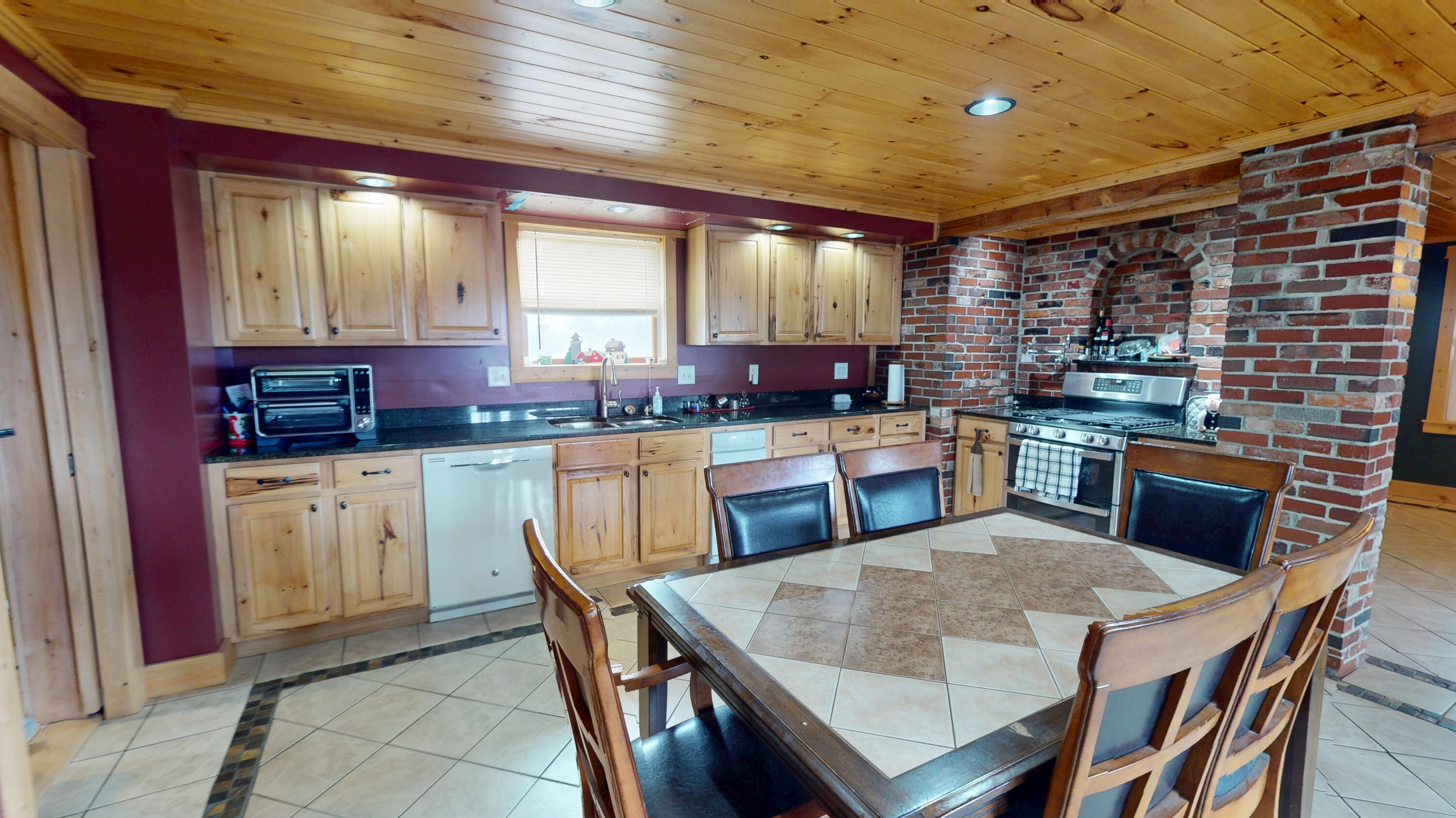 581 Robinson Road Property Photo 11