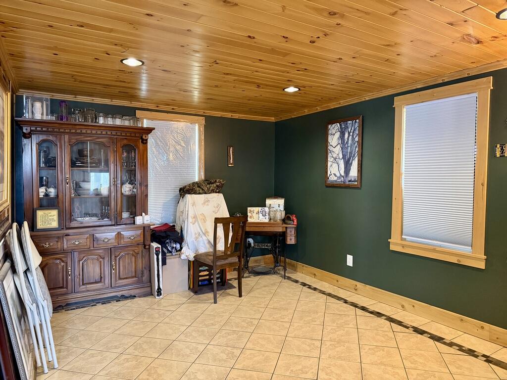 581 Robinson Road Property Photo 15