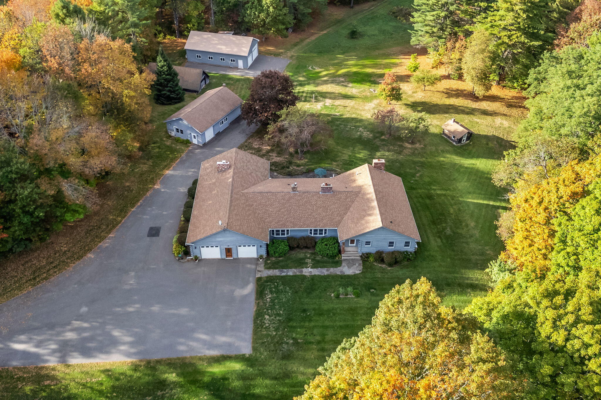 2416 Kennebec Road Property Photo 1
