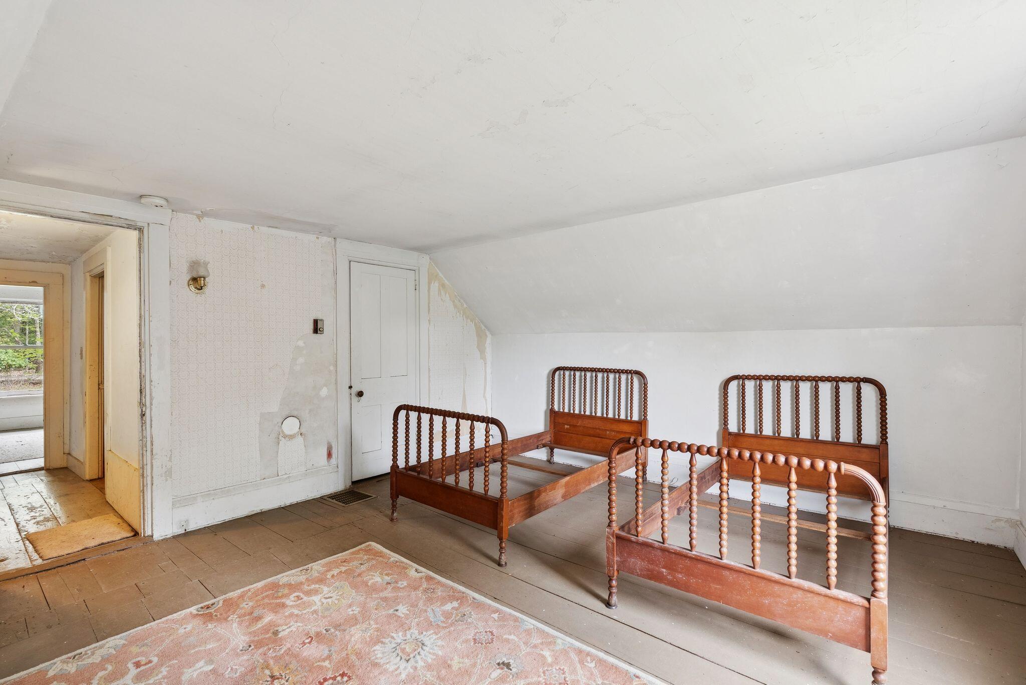 105 Hillside Road Property Photo 35