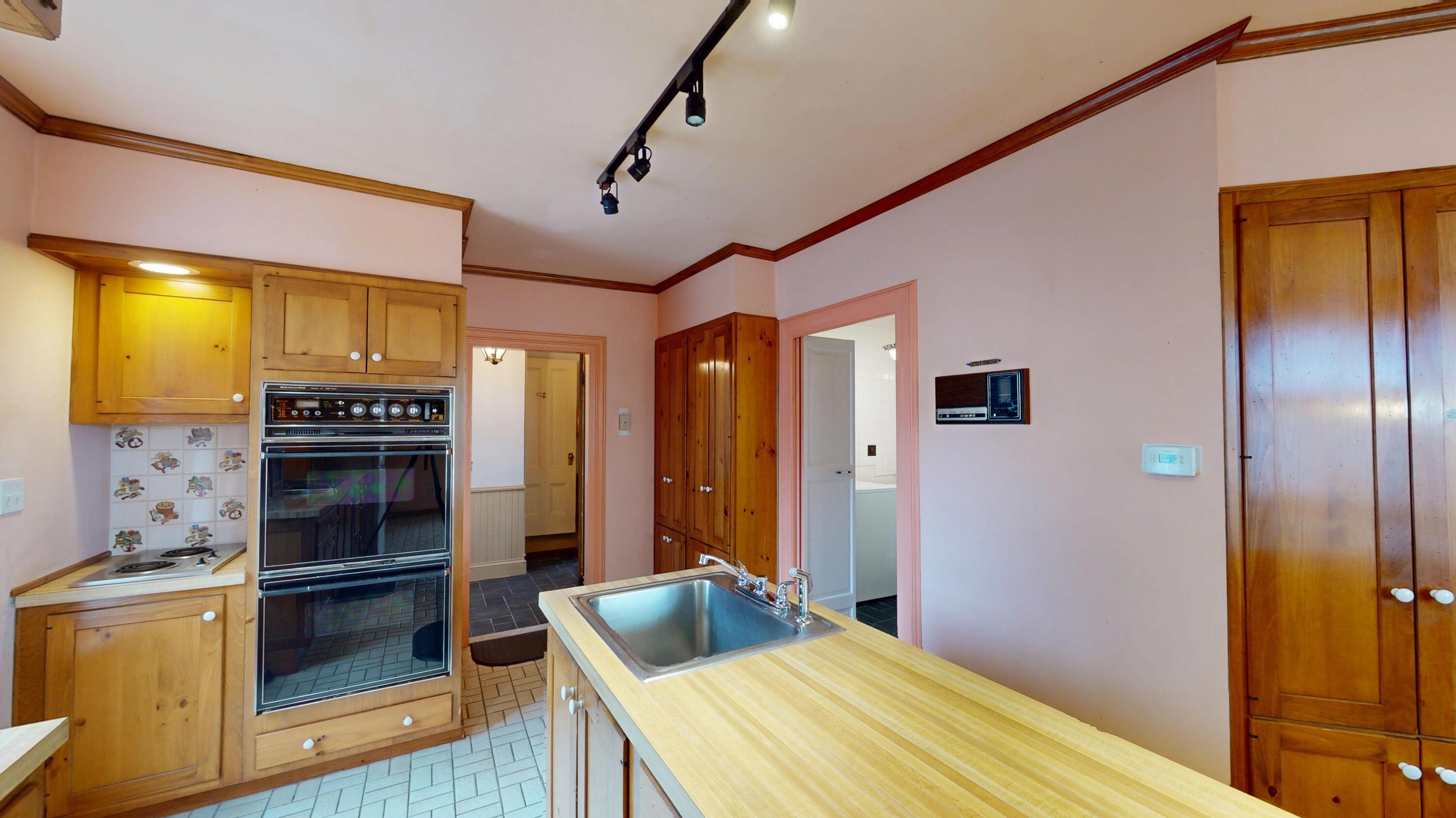 4 Elliot Street Property Photo 33
