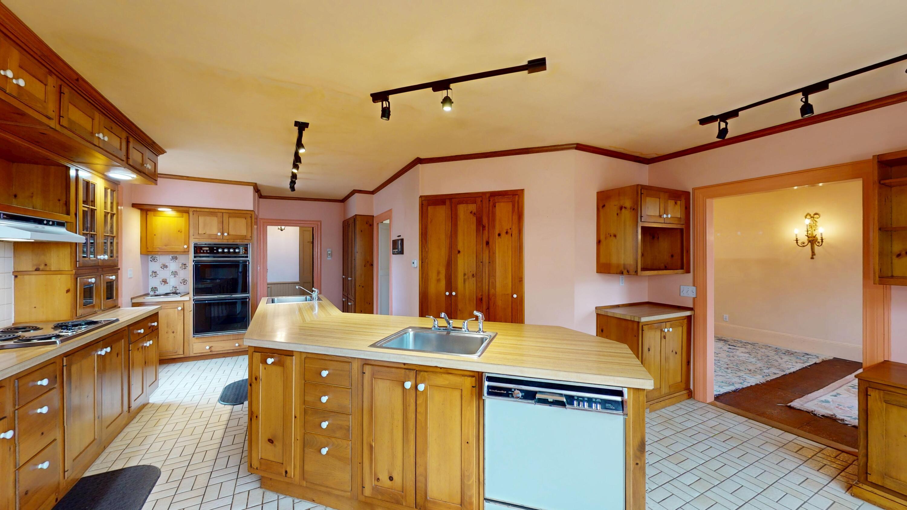 4 Elliot Street Property Photo 36