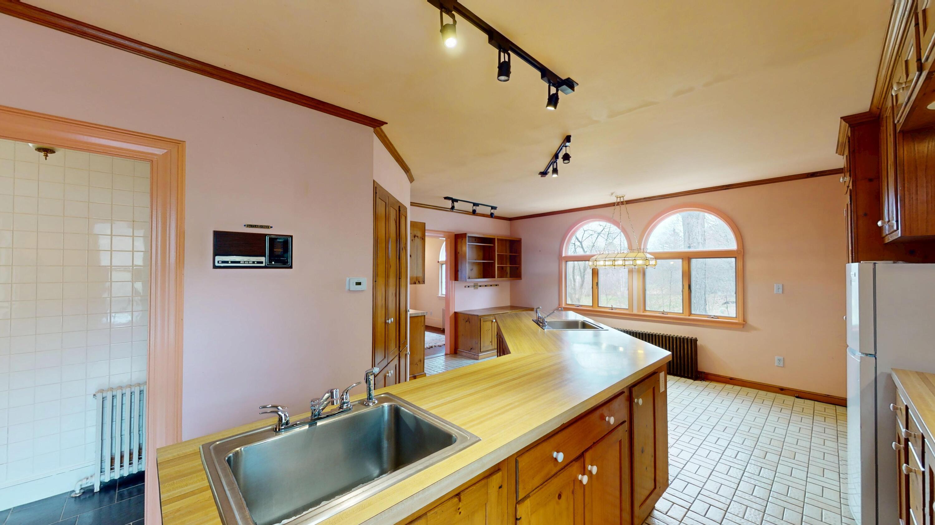 4 Elliot Street Property Photo 72