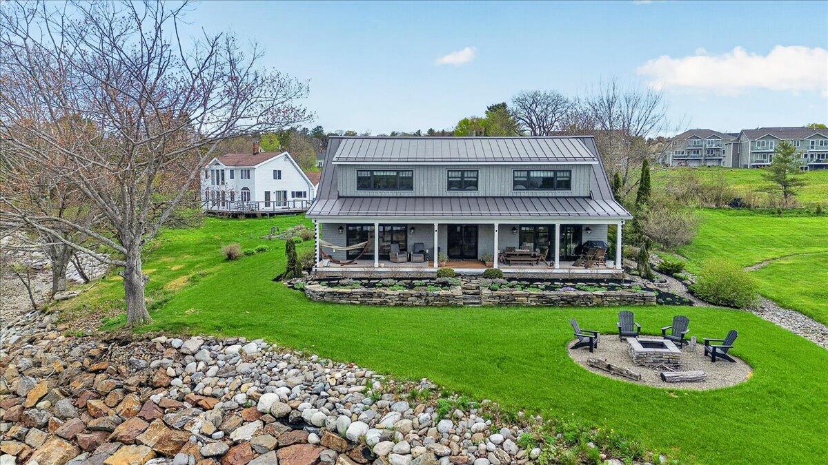 16 Blacks Landing Property Photo 2