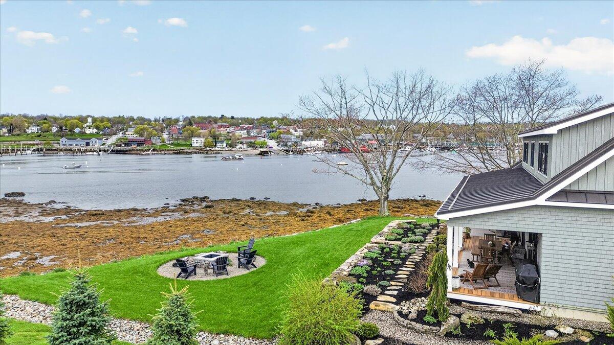 16 Blacks Landing Property Photo 3