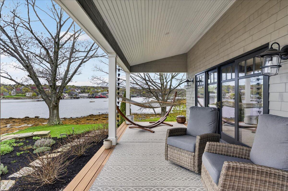16 Blacks Landing Property Photo 8