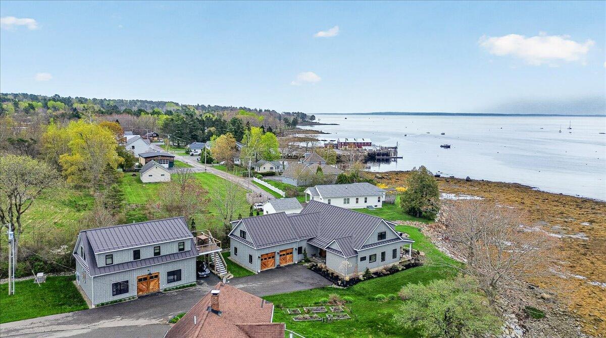 16 Blacks Landing Property Photo 10