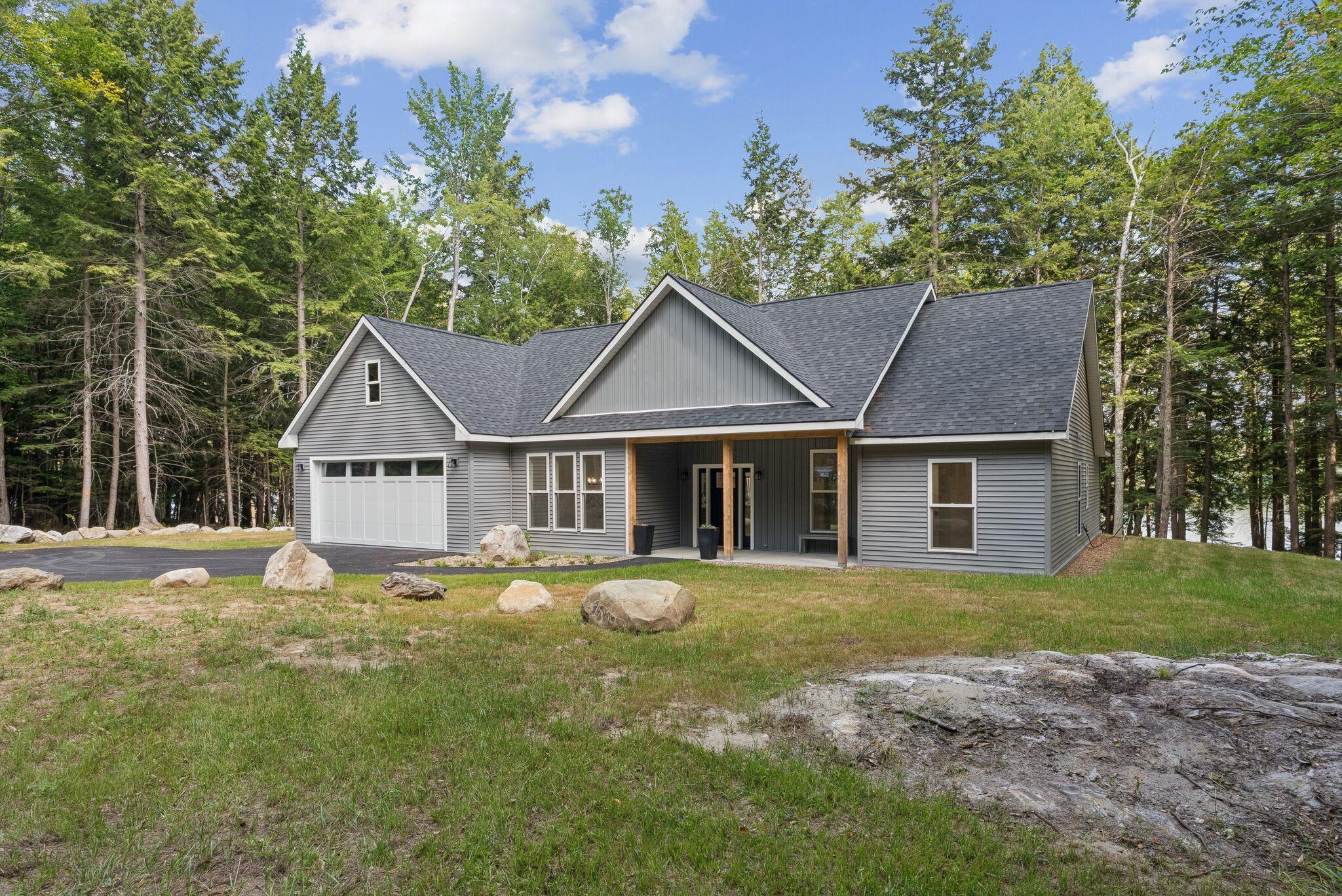 492 Point Drive Property Photo 2