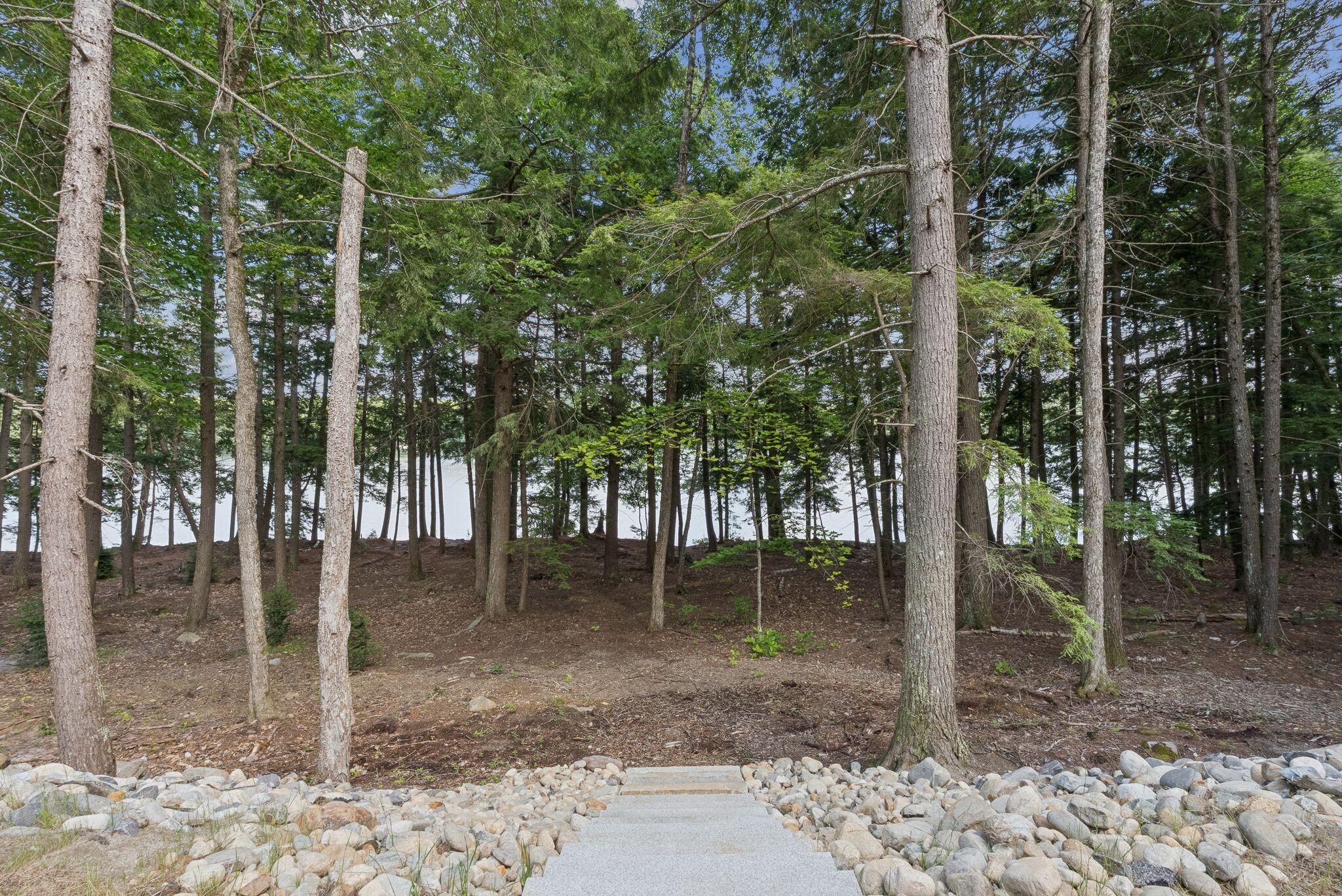 492 Point Drive Property Photo 34