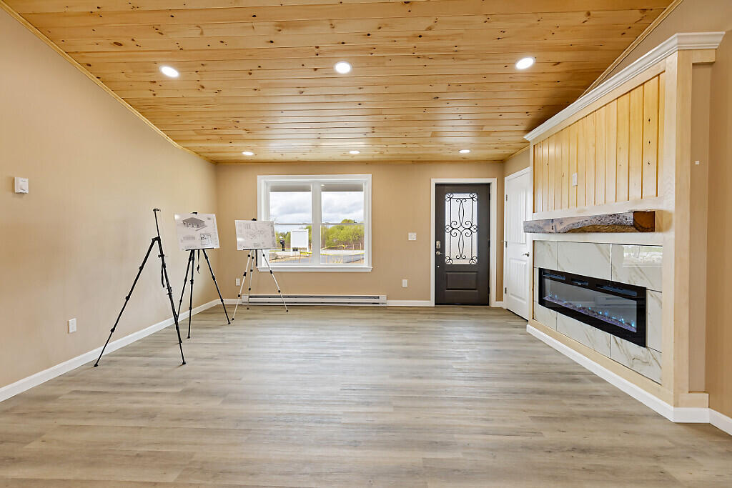 2 Meadow Drive 0 Property Photo 11