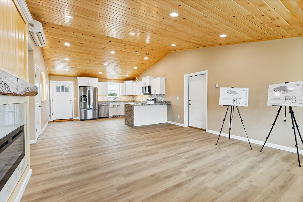 2 Meadow Drive 0 Property Photo 12