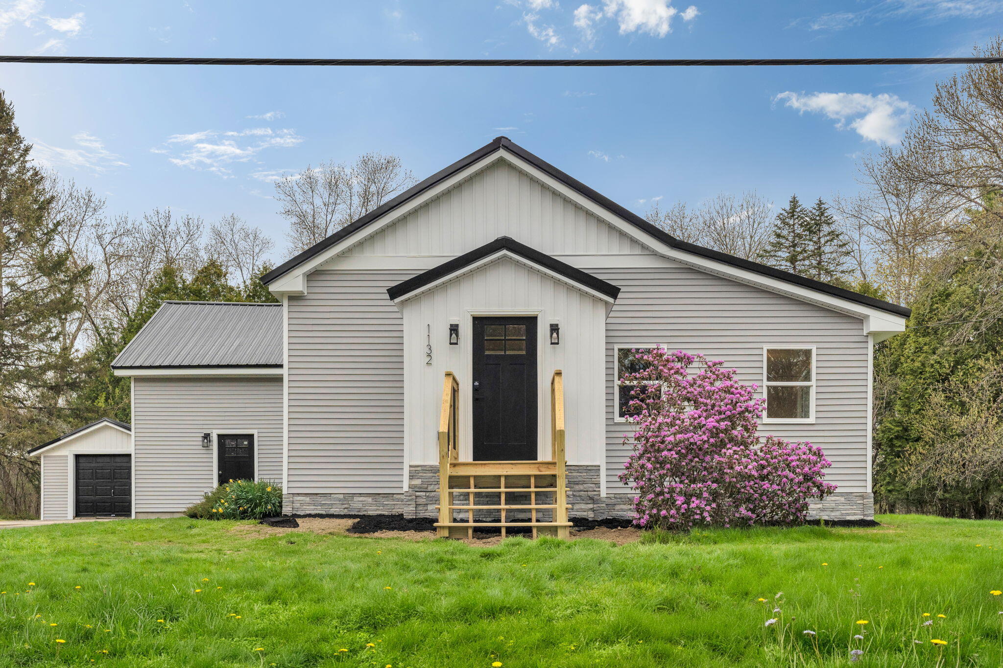 1132 College Avenue Property Photo 1