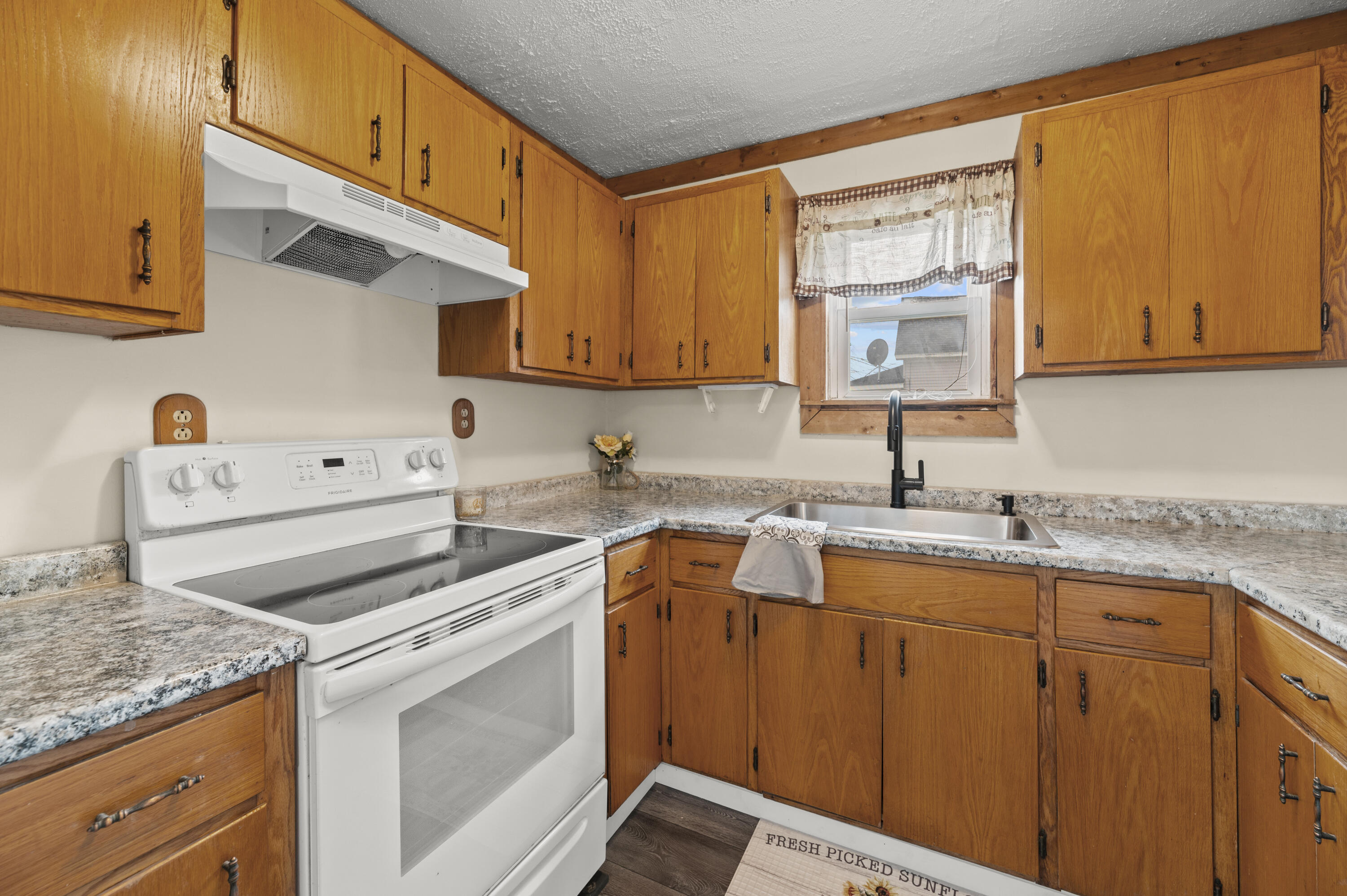 15 Lagrange Road Property Photo 7