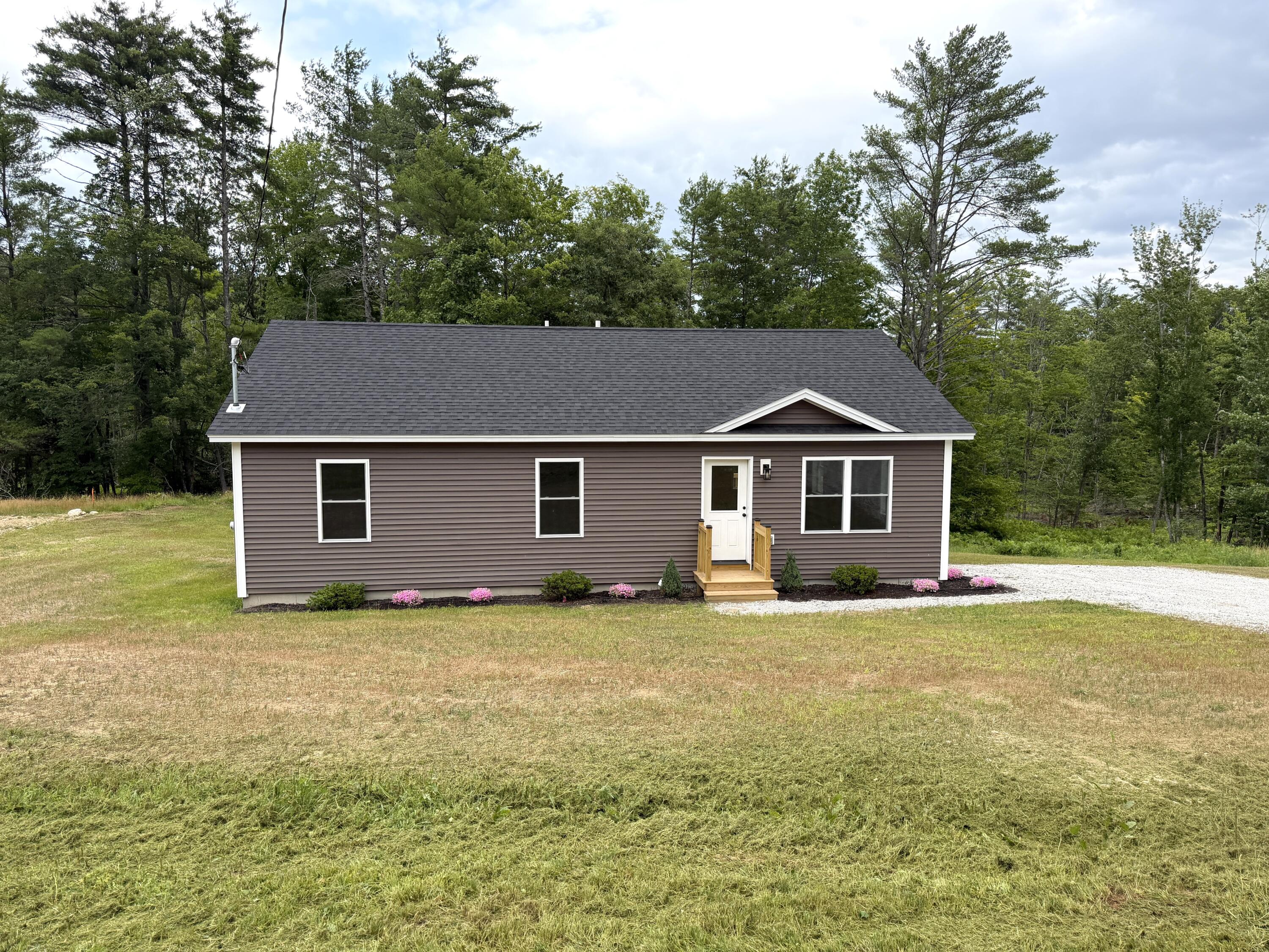 16 Dunham Lane Property Photo 1