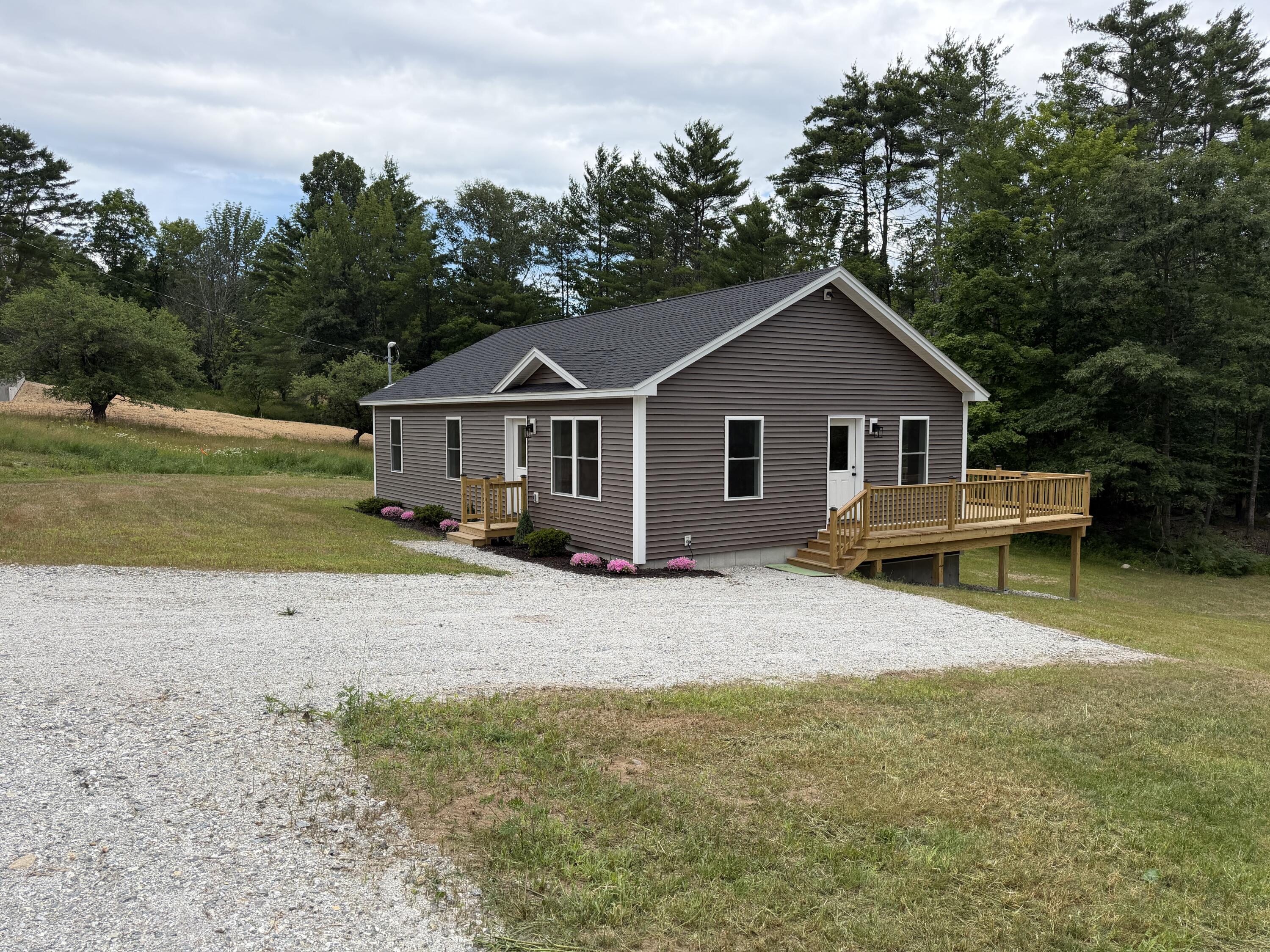 16 Dunham Lane Property Photo 4