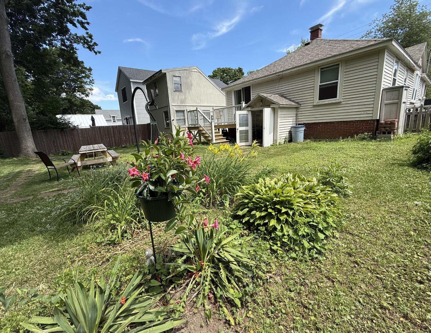 71 Willard Street Property Photo 12