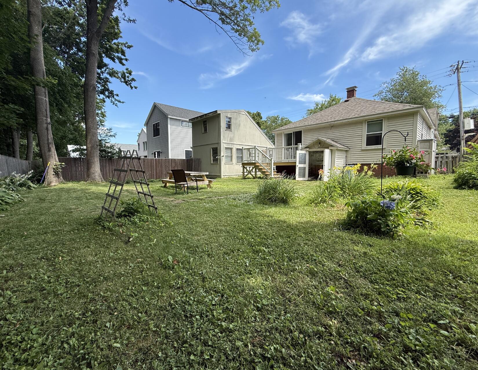 71 Willard Street Property Photo 13