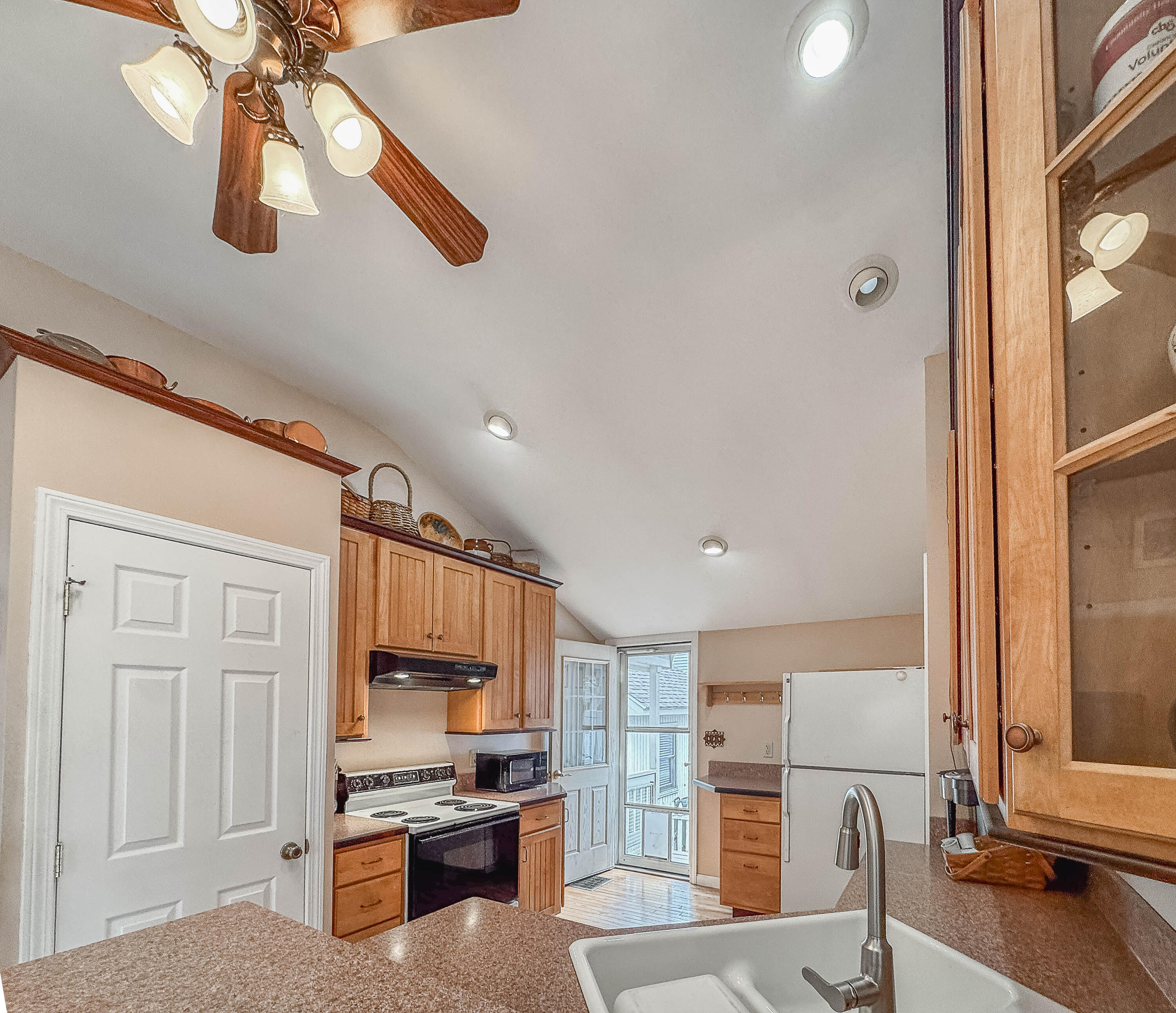 71 Willard Street Property Photo 32