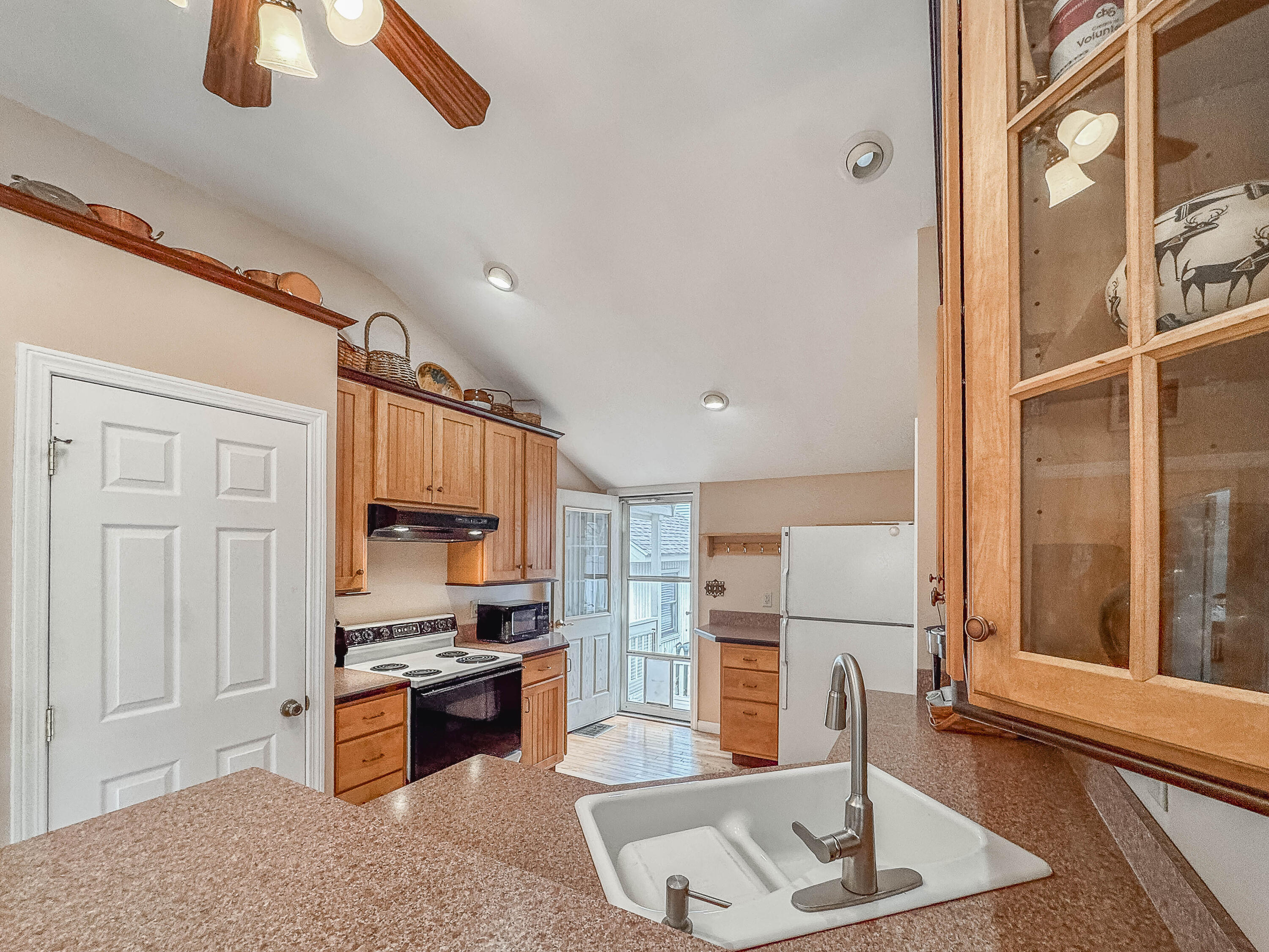 71 Willard Street Property Photo 36