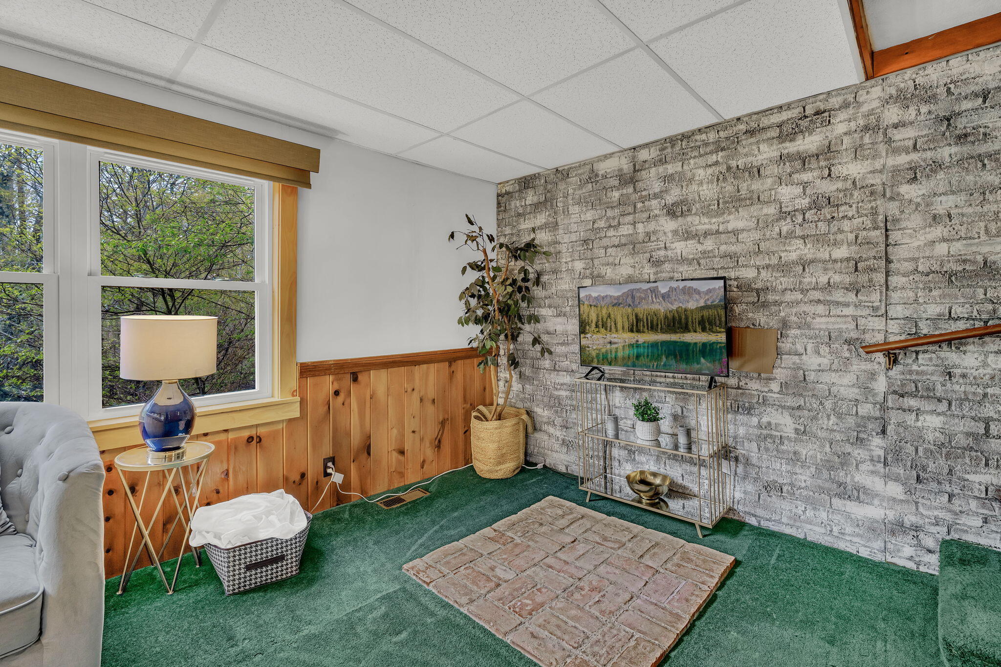 402 Webb Ridge Road Property Photo 16