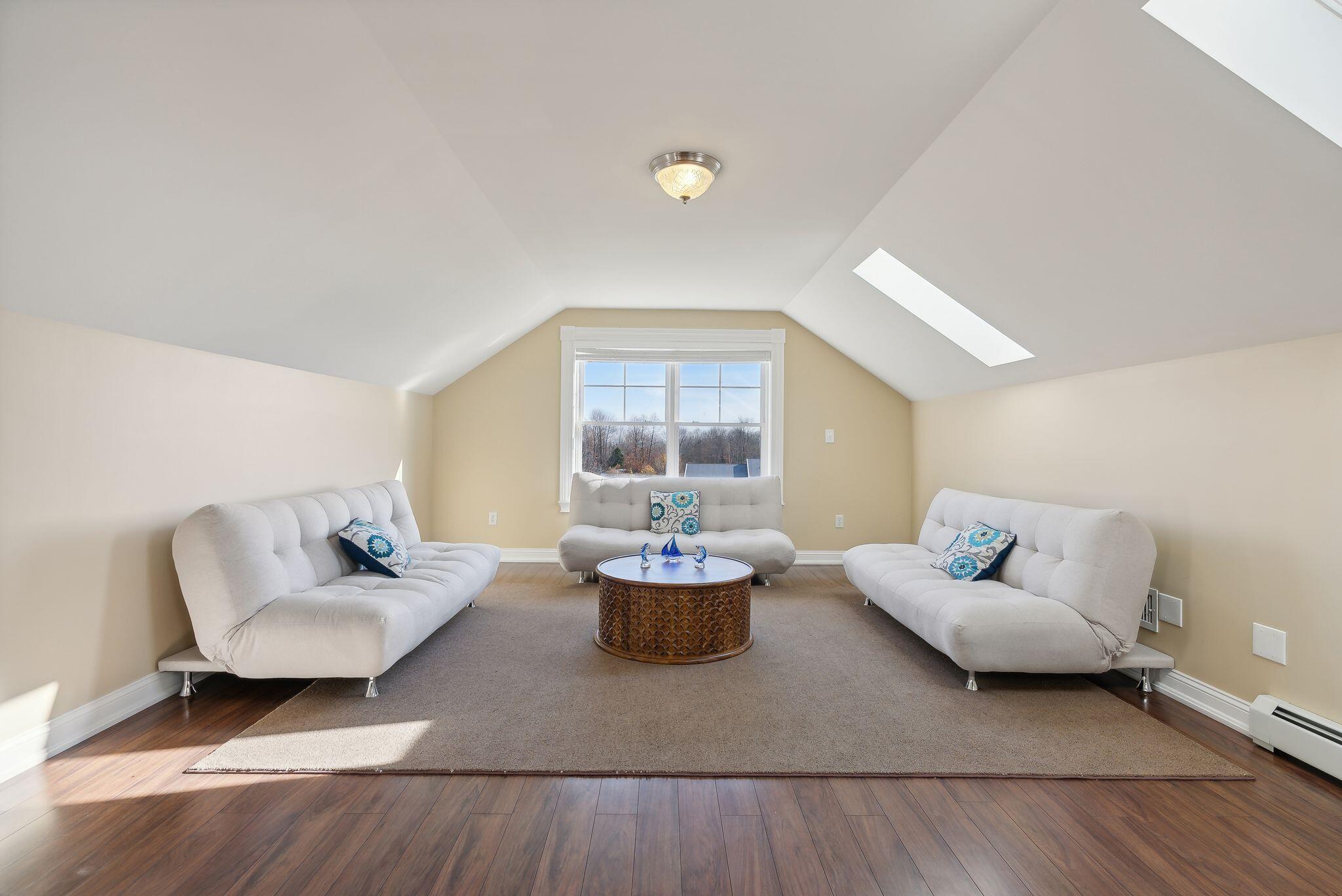 78 + 98 Hussey Hill Road Property Photo 9