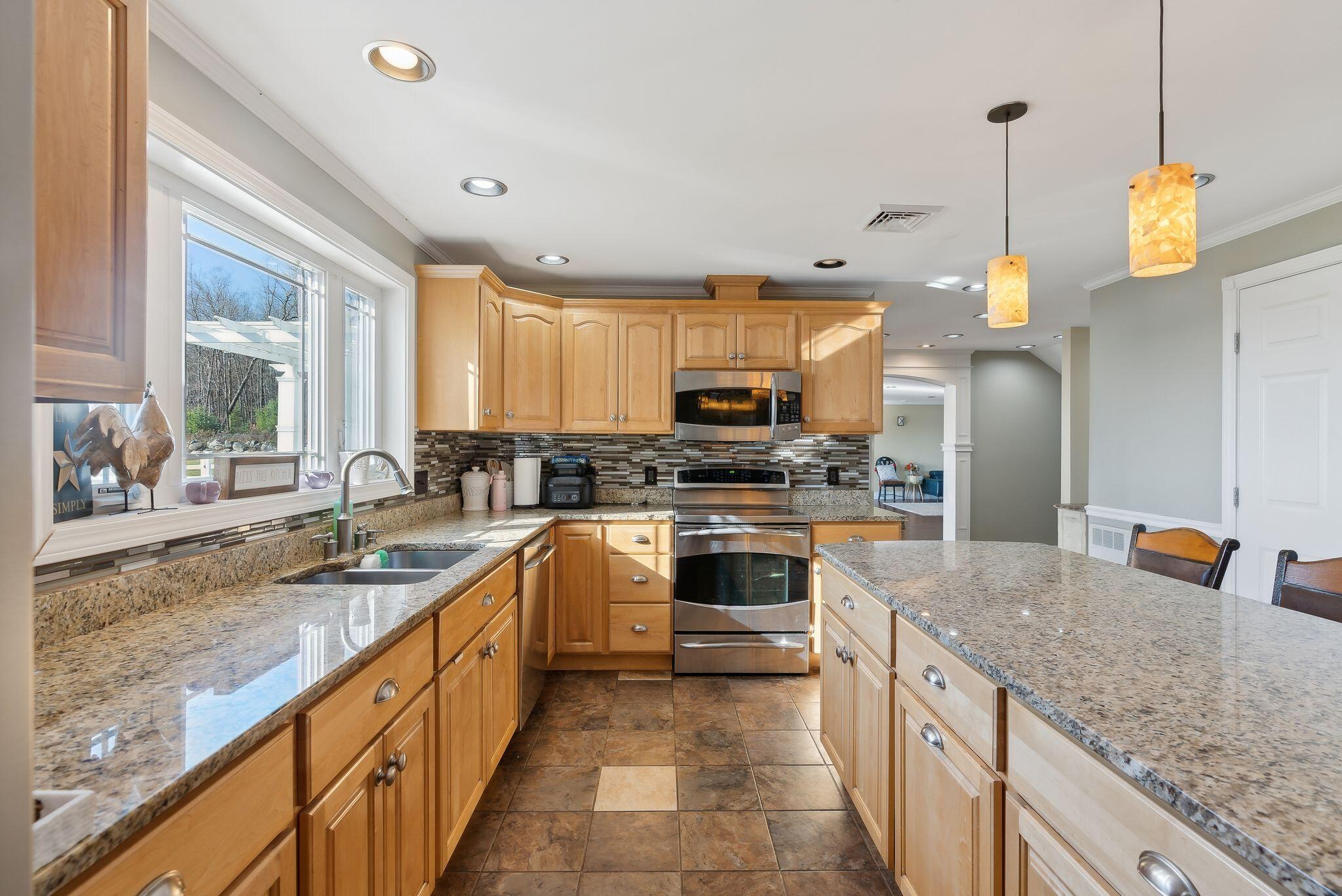 78 + 98 Hussey Hill Road Property Photo 33