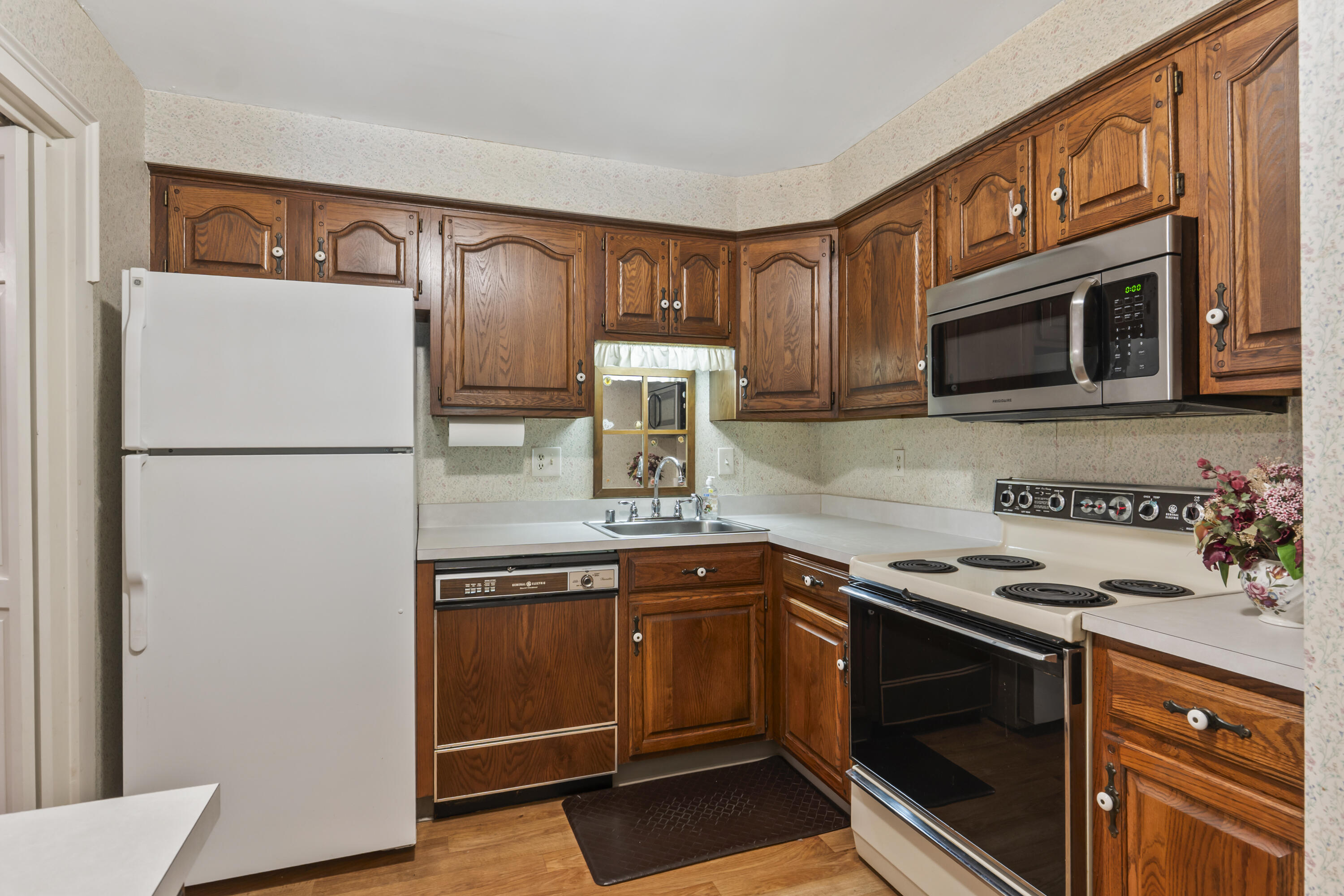 24 Parkwood Drive 103 Property Photo 18