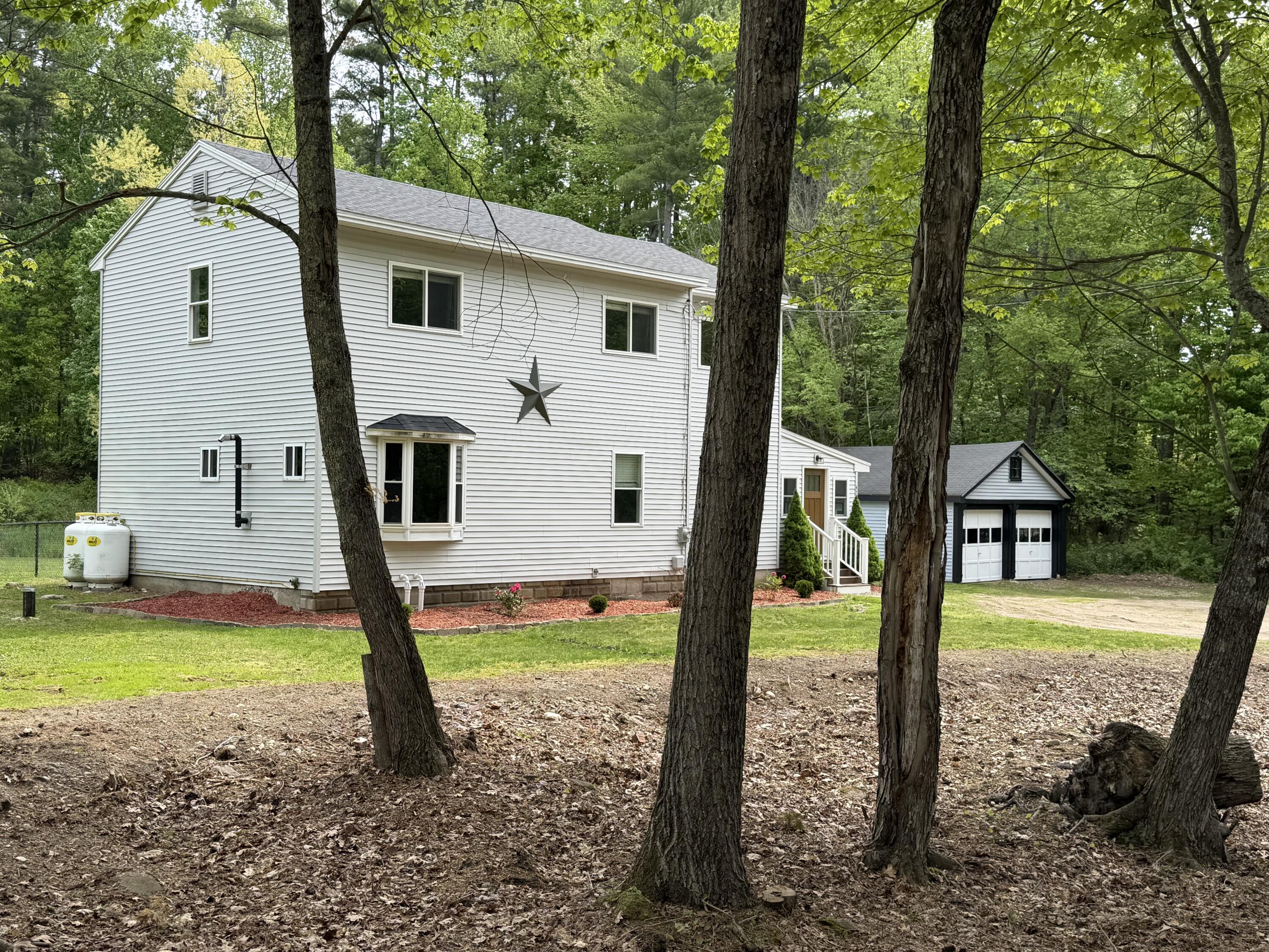 472 School Street Property Photo 1