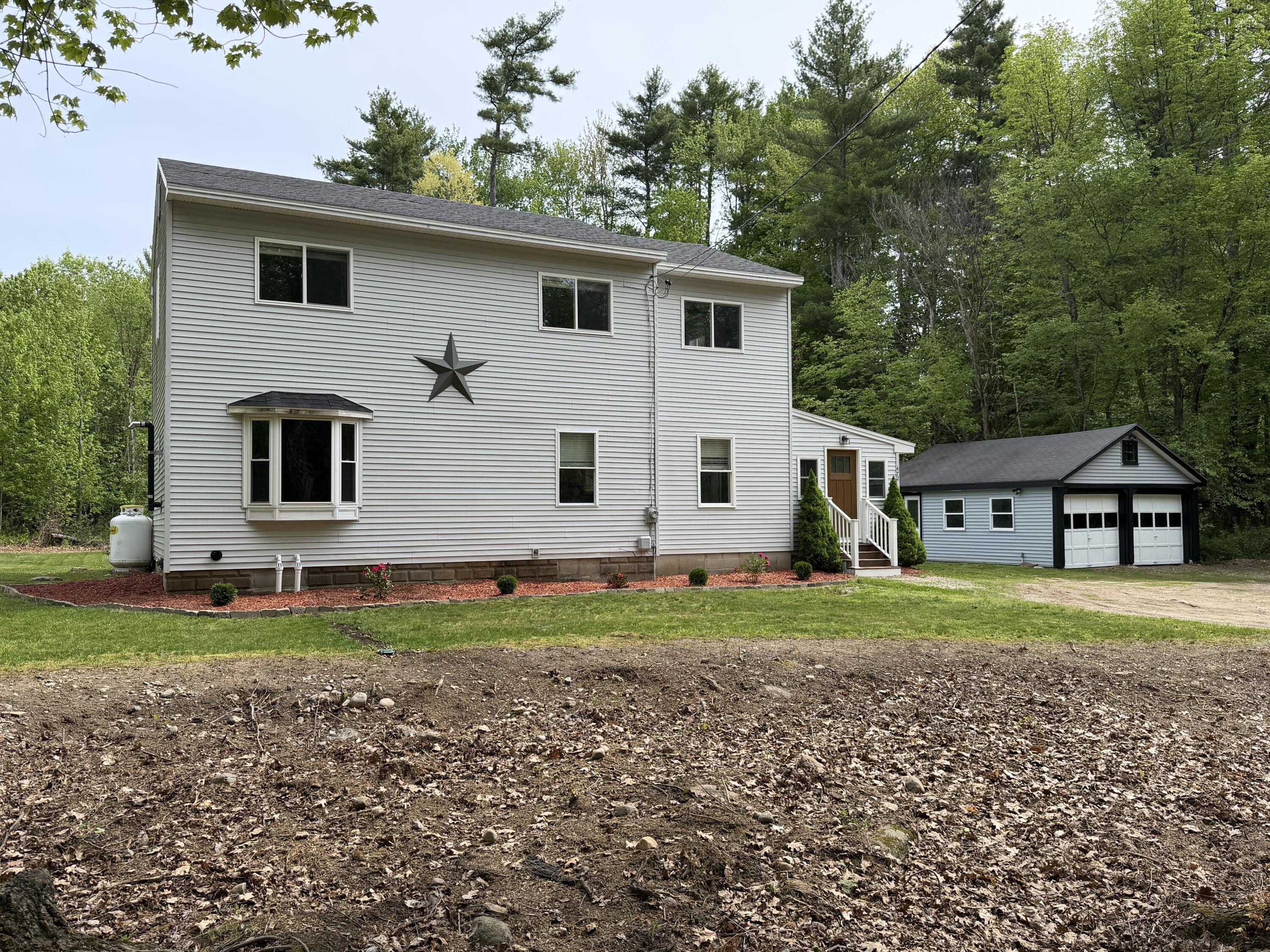 472 School Street Property Photo 2