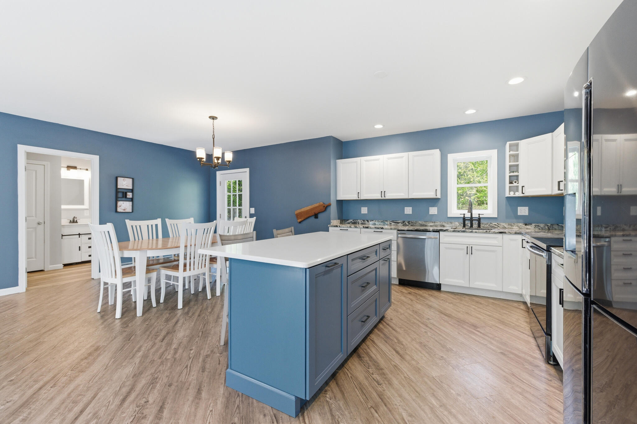 472 School Street Property Photo 14
