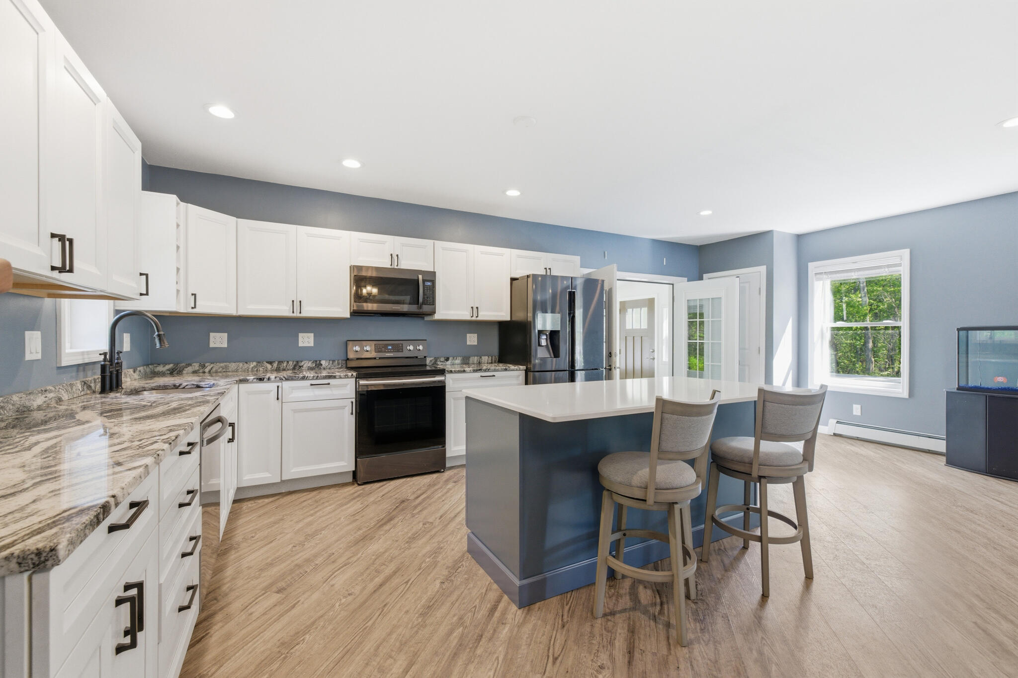 472 School Street Property Photo 15