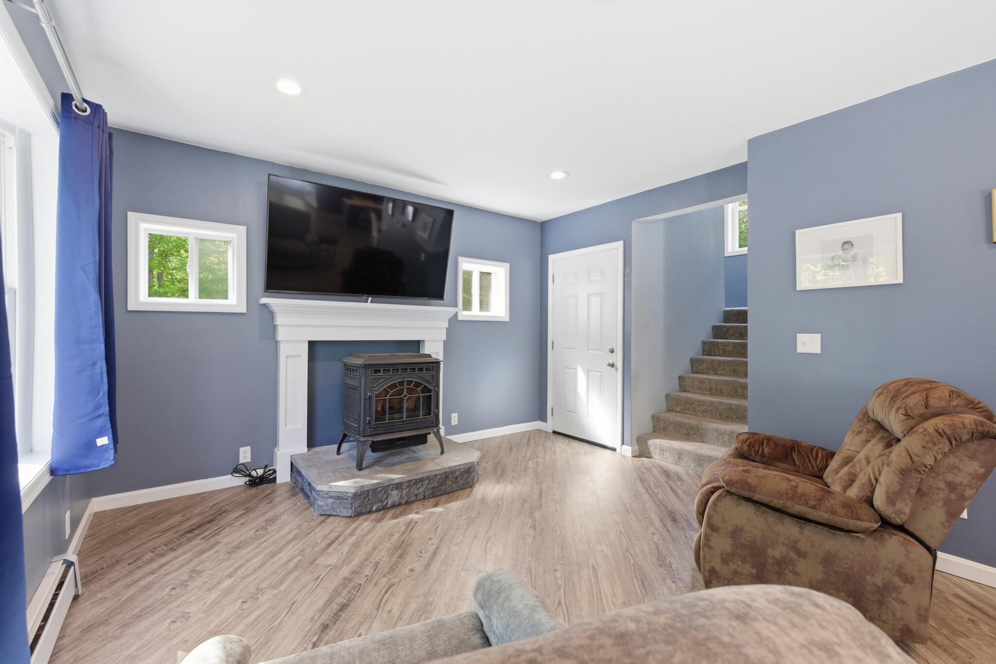 472 School Street Property Photo 18