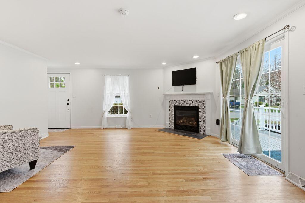 304 Vagabond Street Property Photo 7