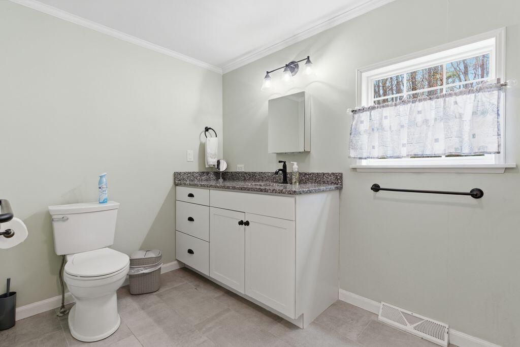 304 Vagabond Street Property Photo 14