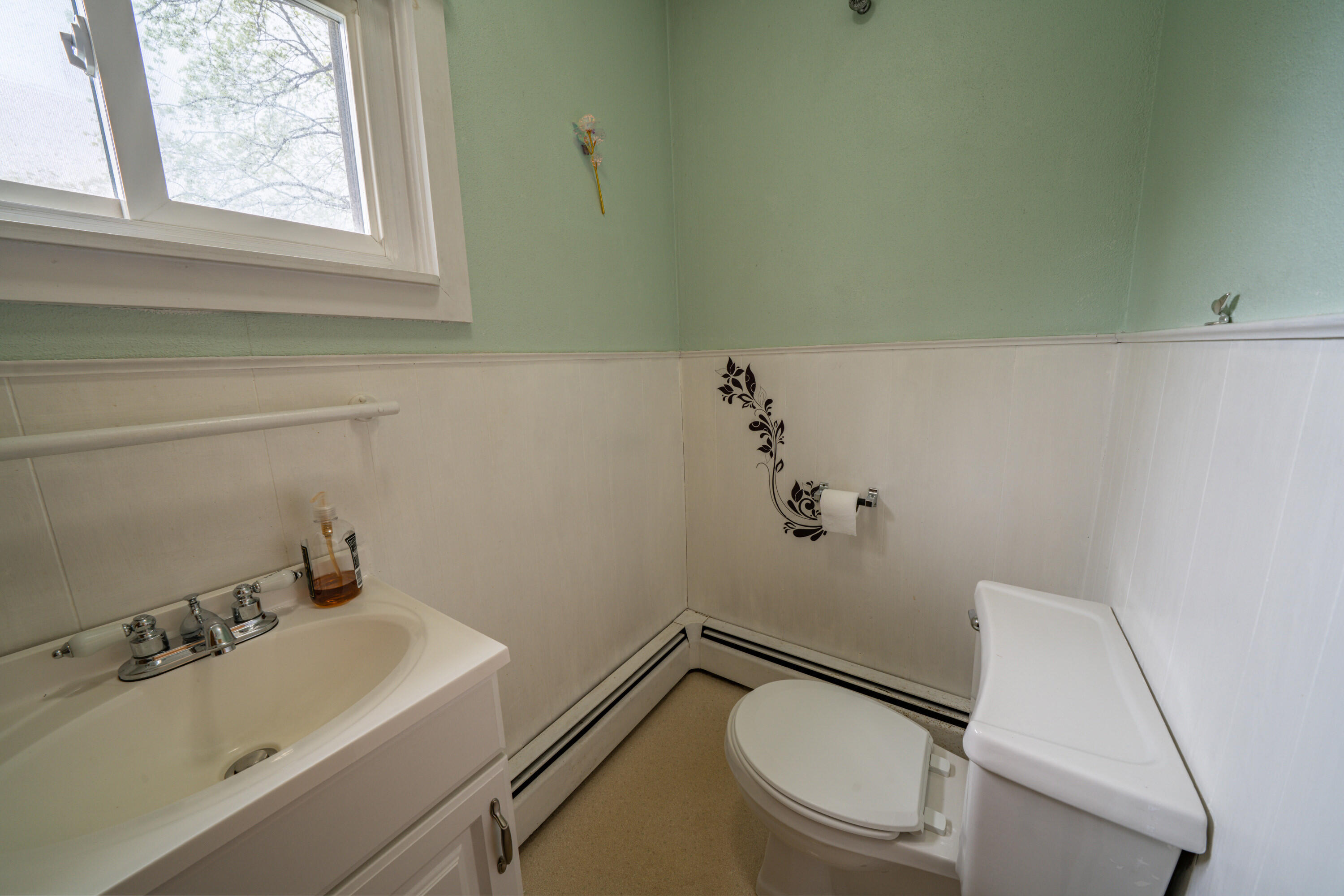 744 Hammond Street Property Photo 7