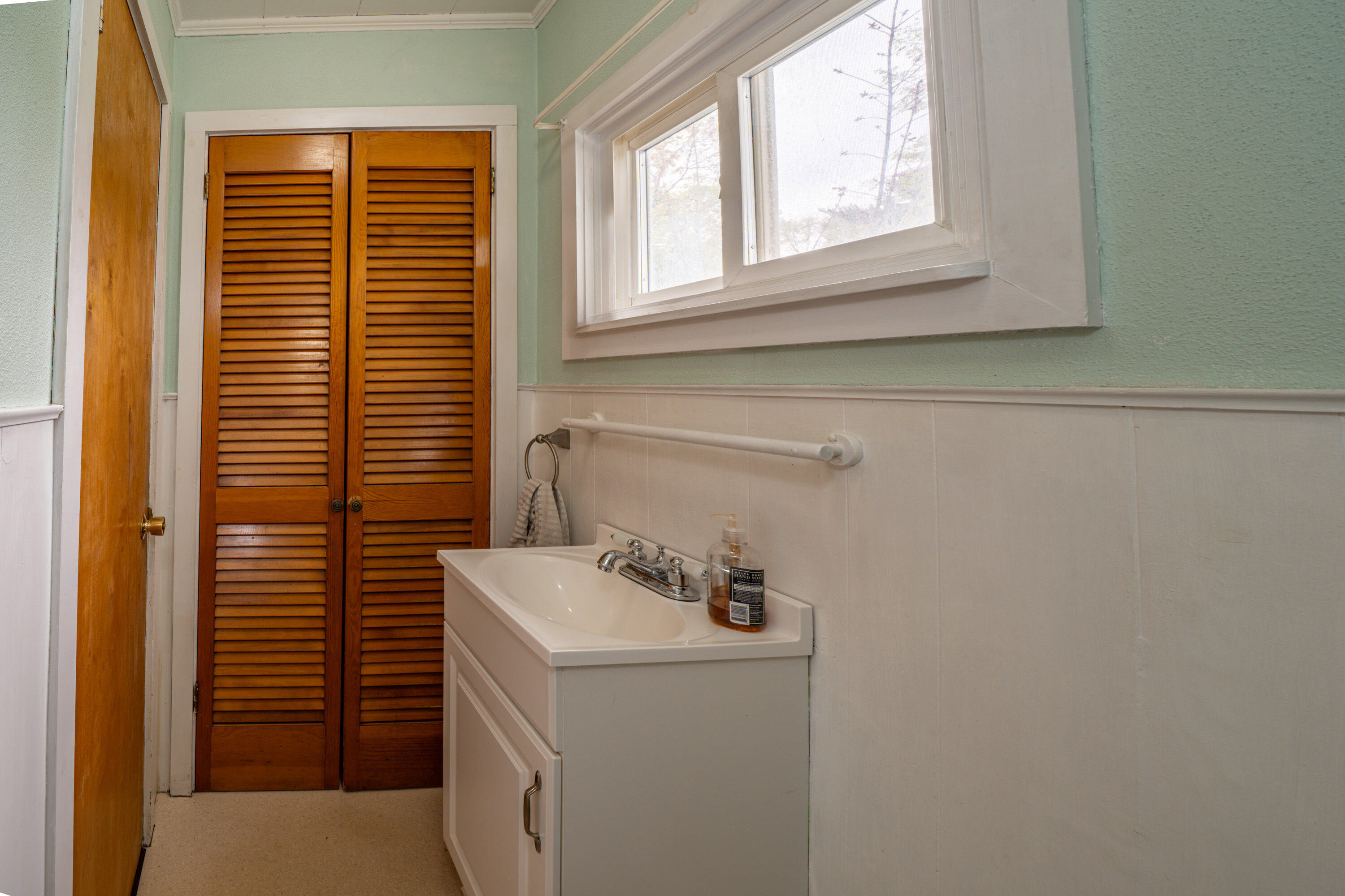 744 Hammond Street Property Photo 8