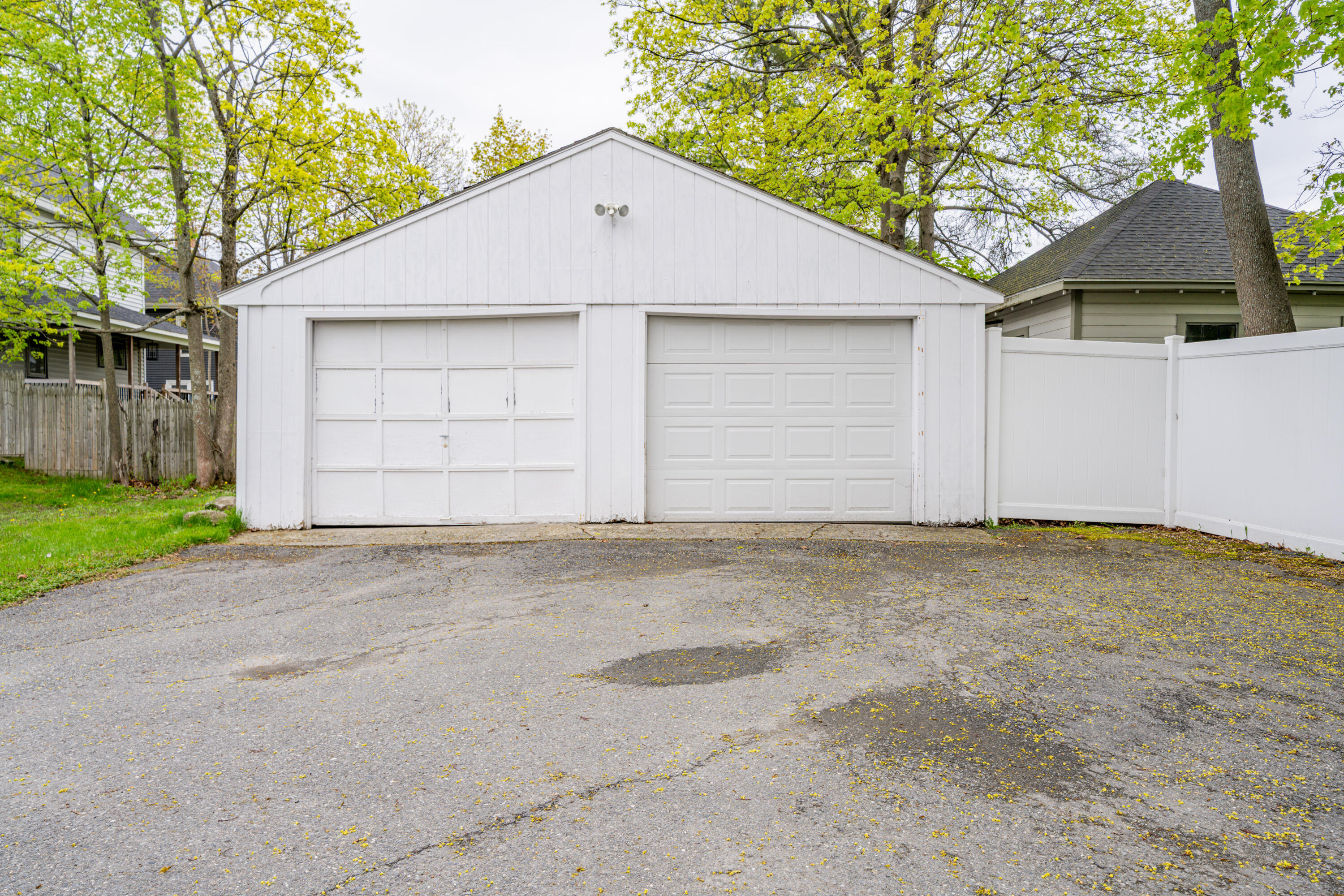744 Hammond Street Property Photo 44