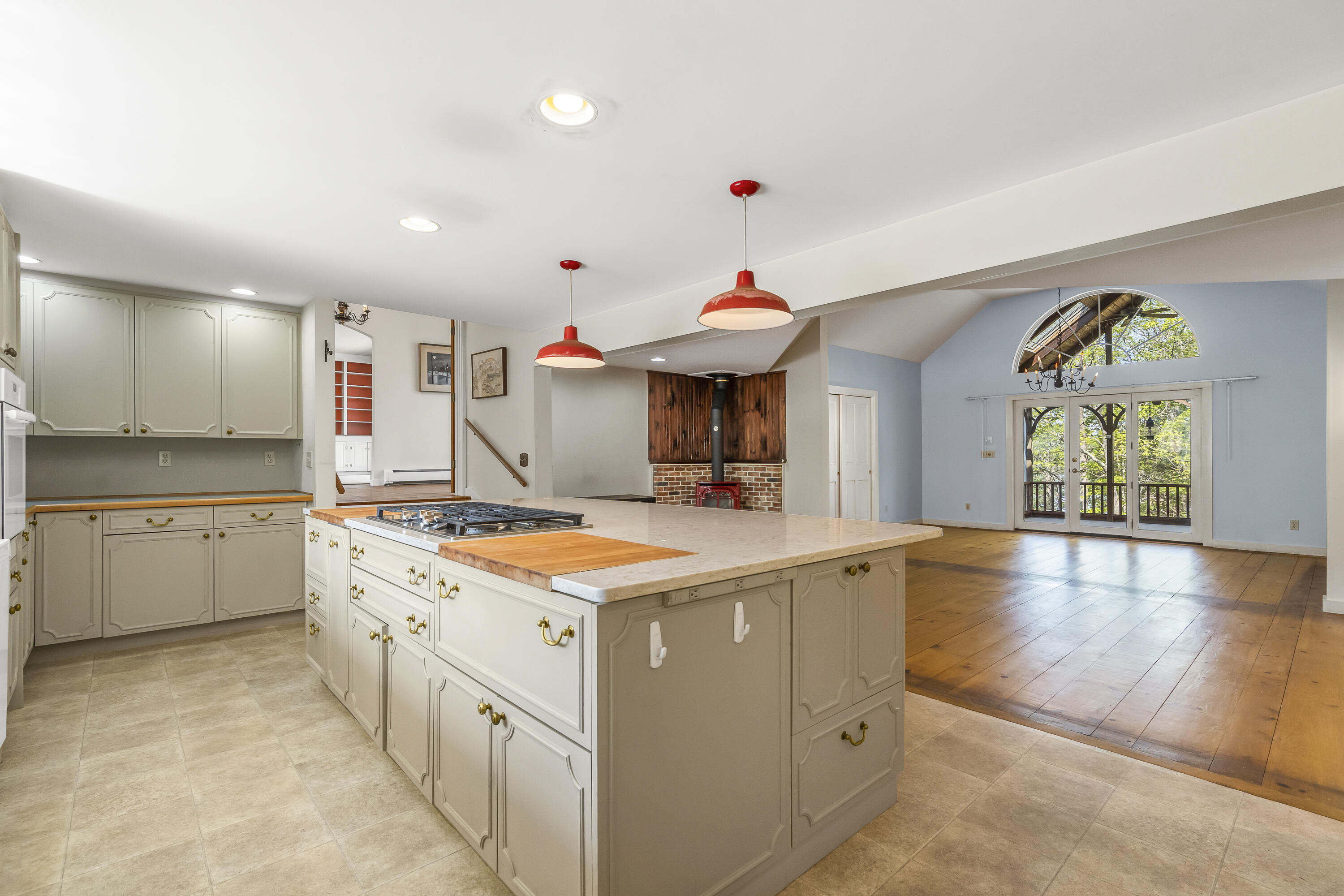31 Woodward Farm Road Property Photo 14